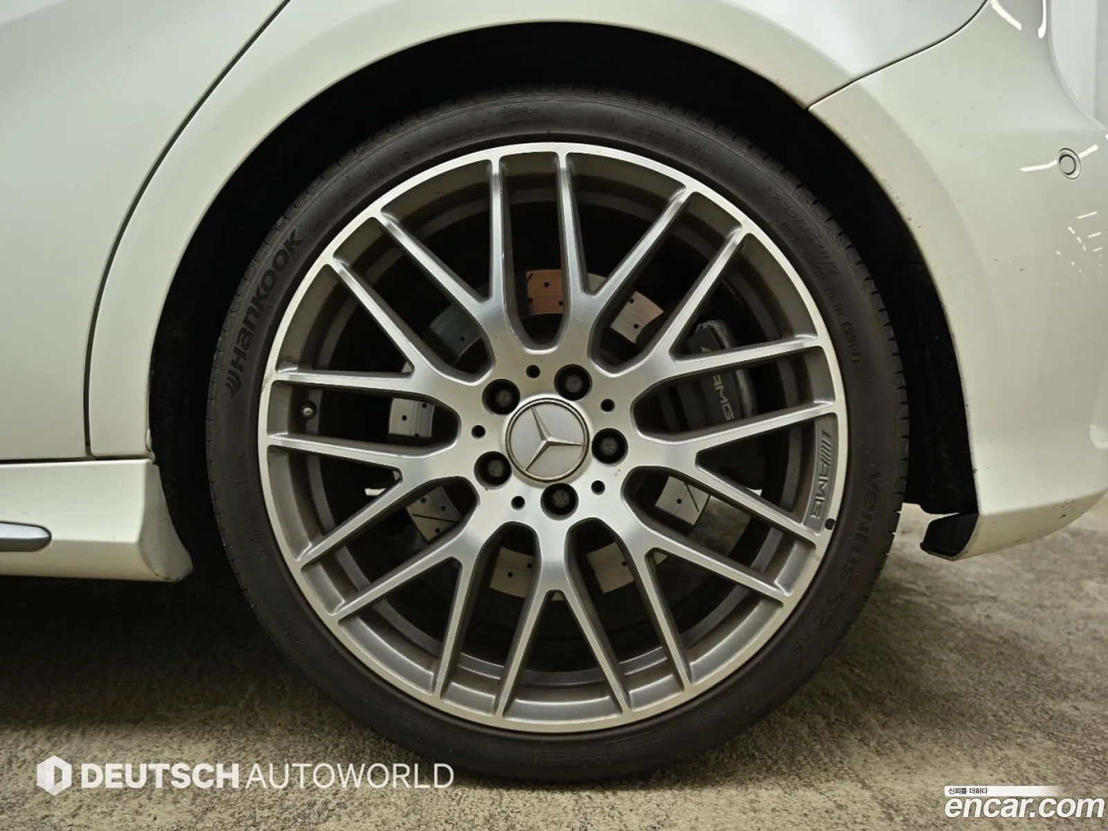 Mercedes-Benz A-Klasse A45 Amg 4Matic 2018 - фотография 14078545