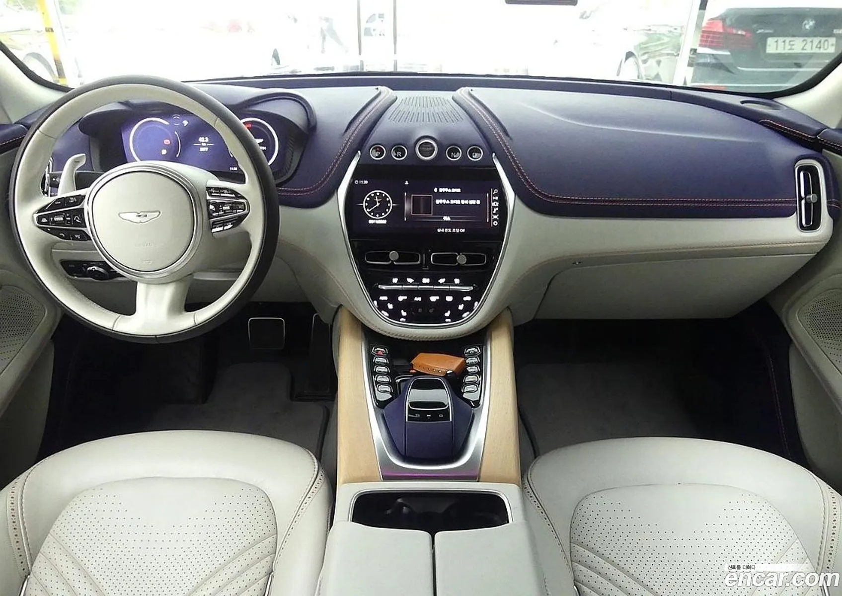 Aston Martin Dbx I 40 V8 2021 - фотография 3498657