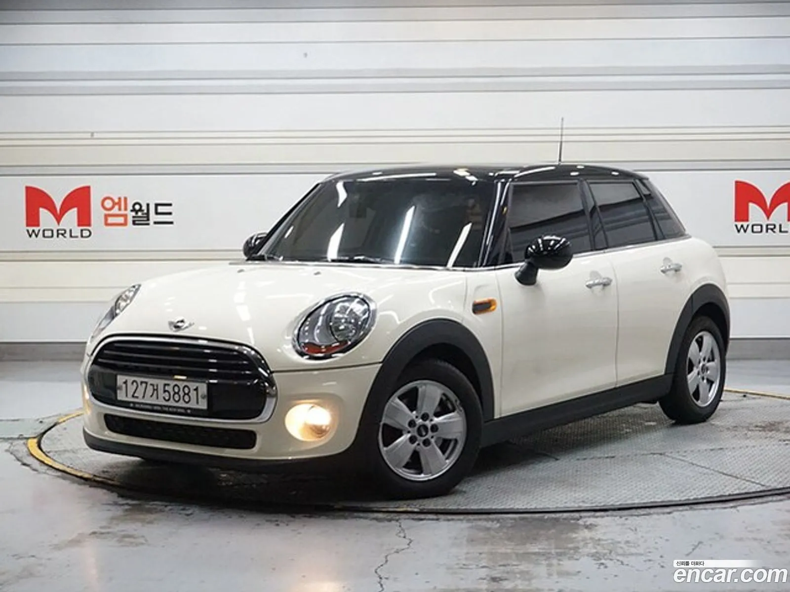 Mini Cooper 5-Door Basic Model 2015 - фотография 4177386