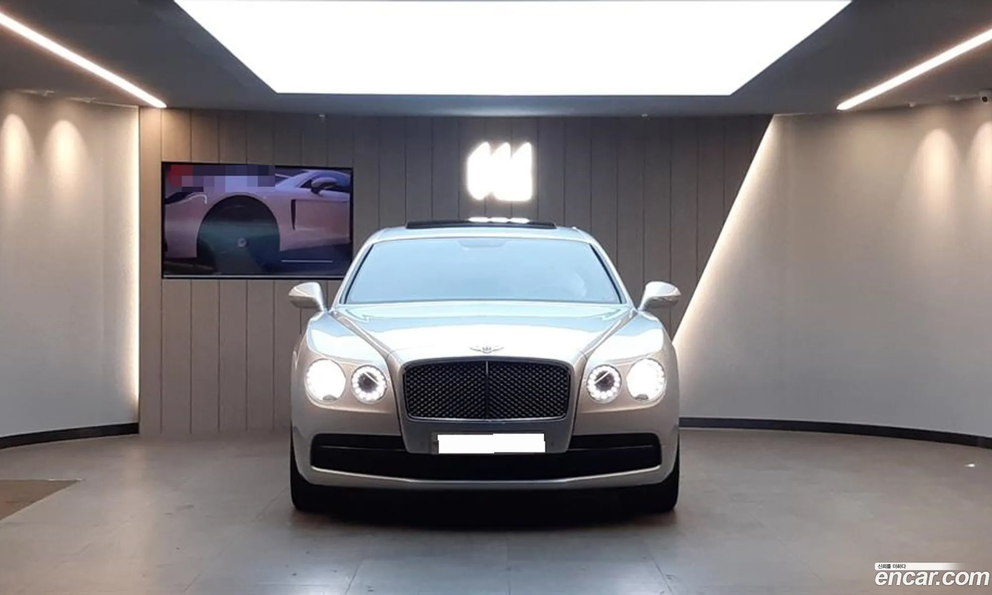Bentley Flying Spur 40 2015 - фотография 14481806