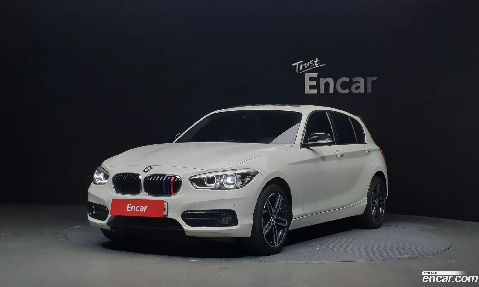 BMW 1Er 118D Sport 5 Door 2017 - фотография 18486554