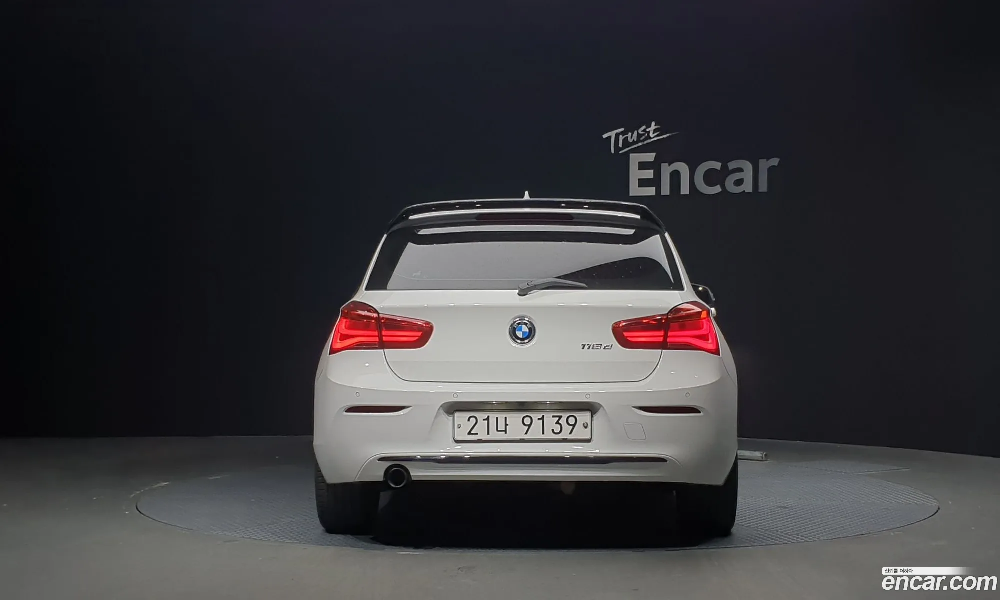 BMW 1Er 118D Sport 5 Door 2017 - фотография 18486557