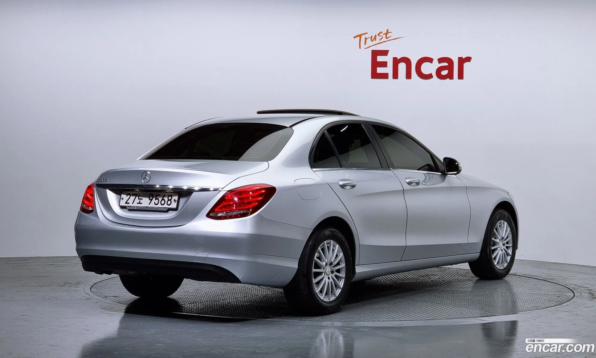 Mercedes C-Class W205 C200 - фотография 12709891