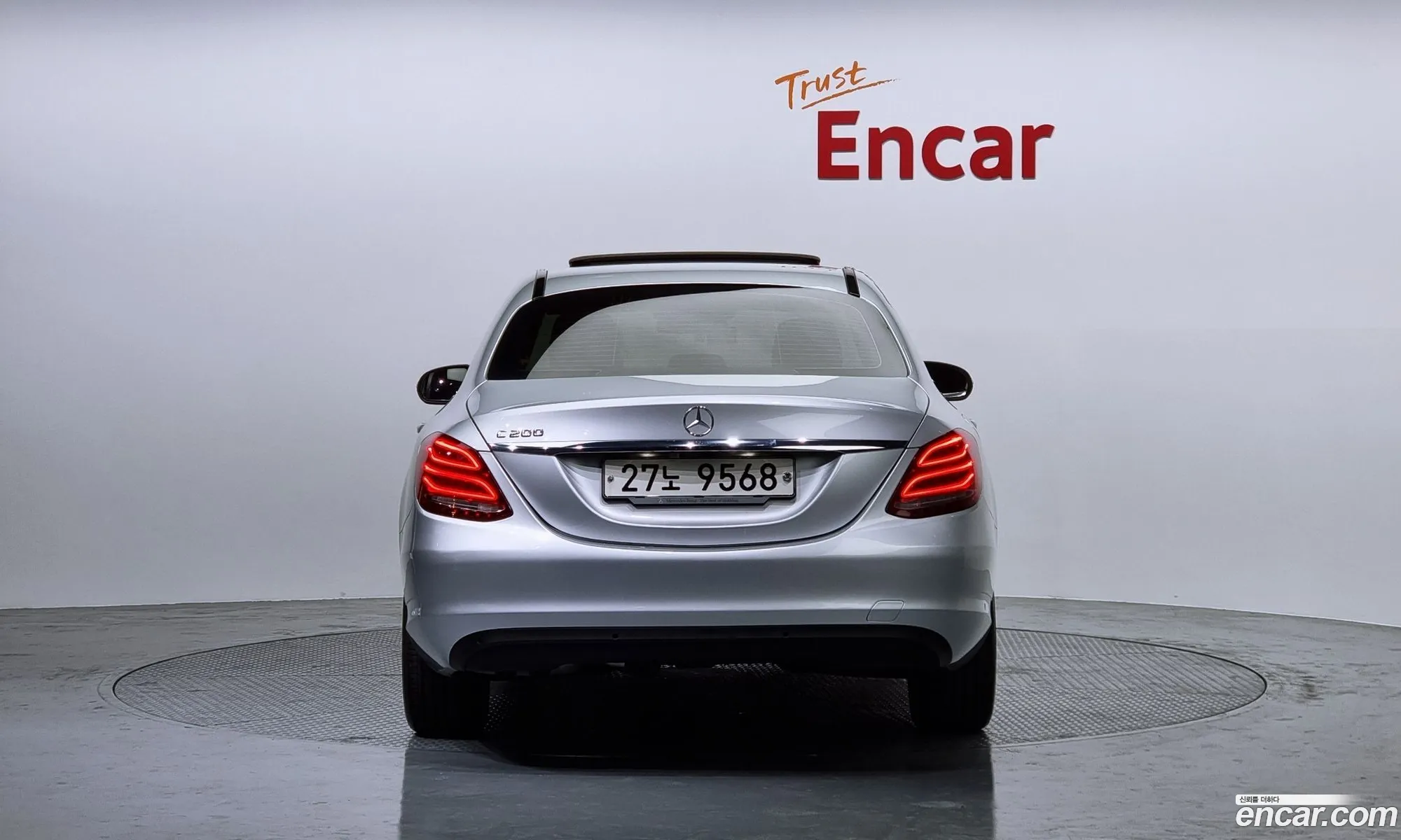 Mercedes C-Class W205 C200 - фотография 12709893