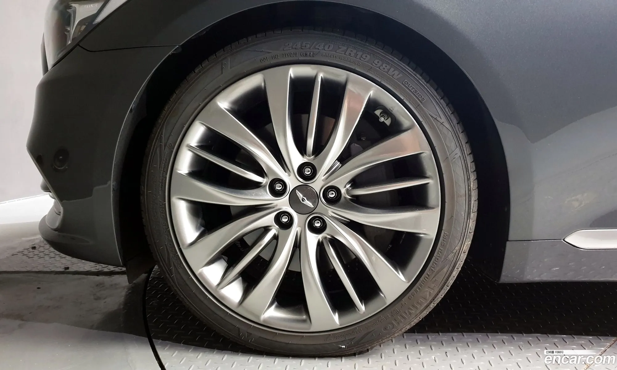 Genesis G80 I 22D Awd 2018 - фотография 13538495