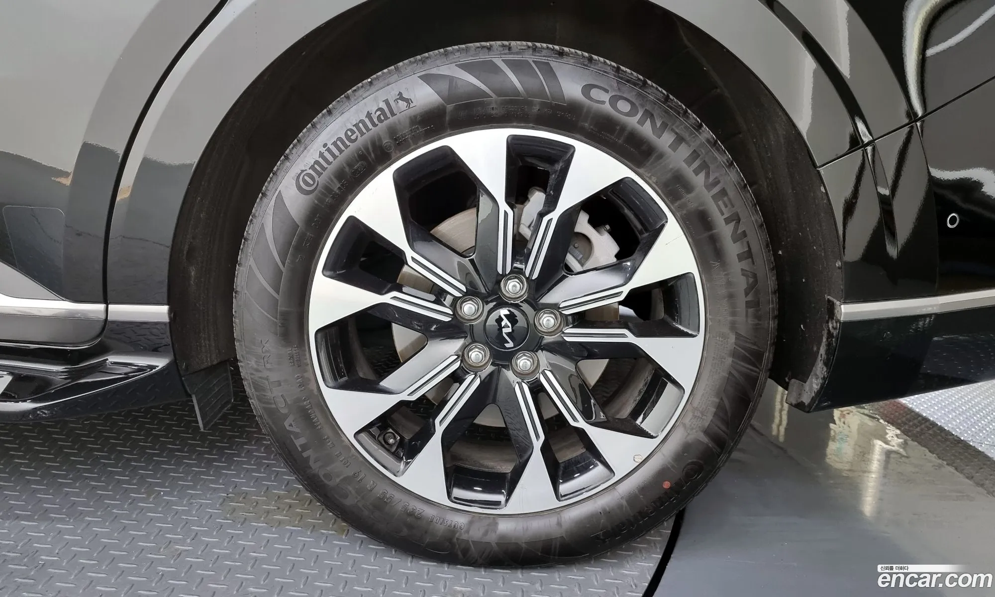 Kia Carnival Gasoline 9-Seater High Limousine 2023 - фотография 12550880