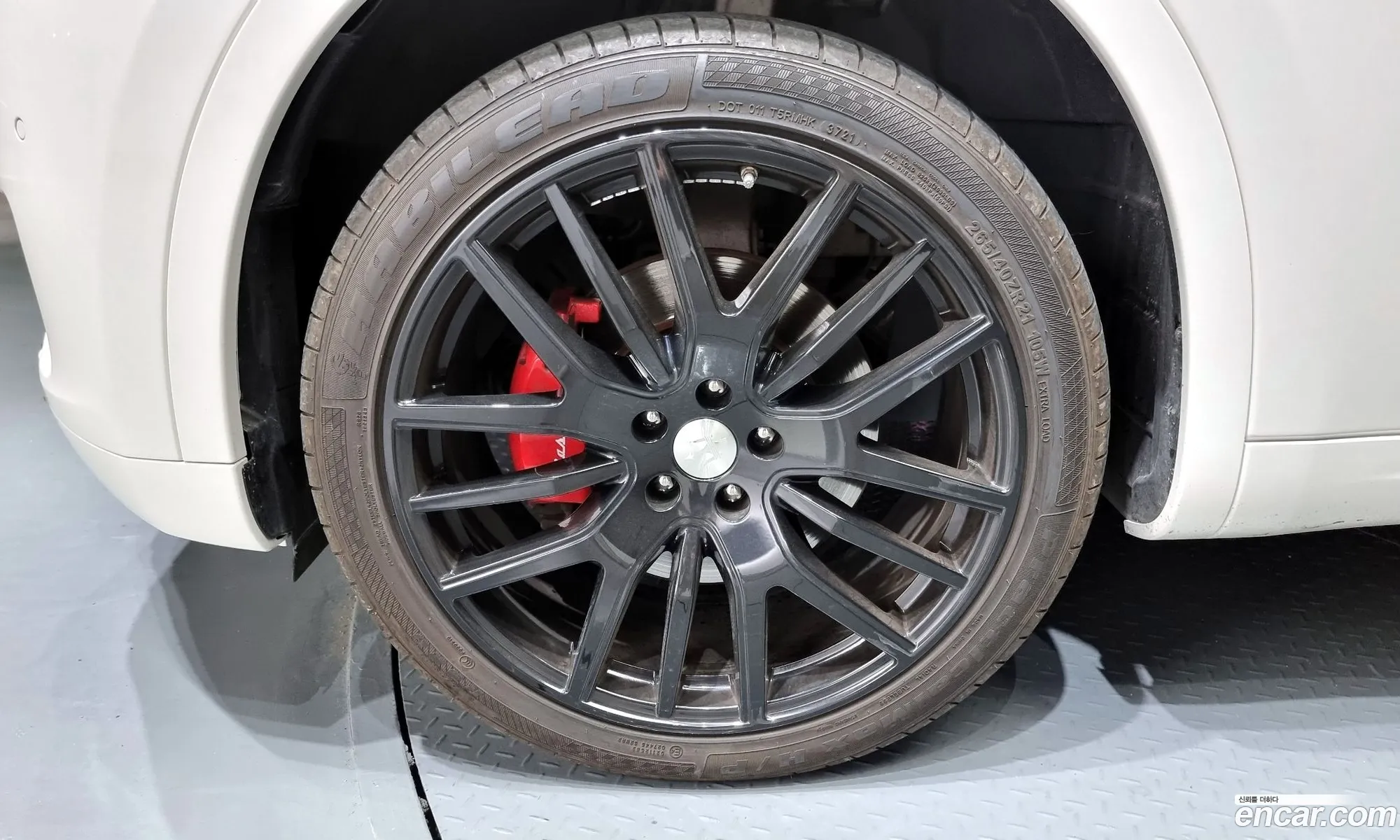 Maserati Levante I 30 Awd Sports 2017 - фотография 12529802