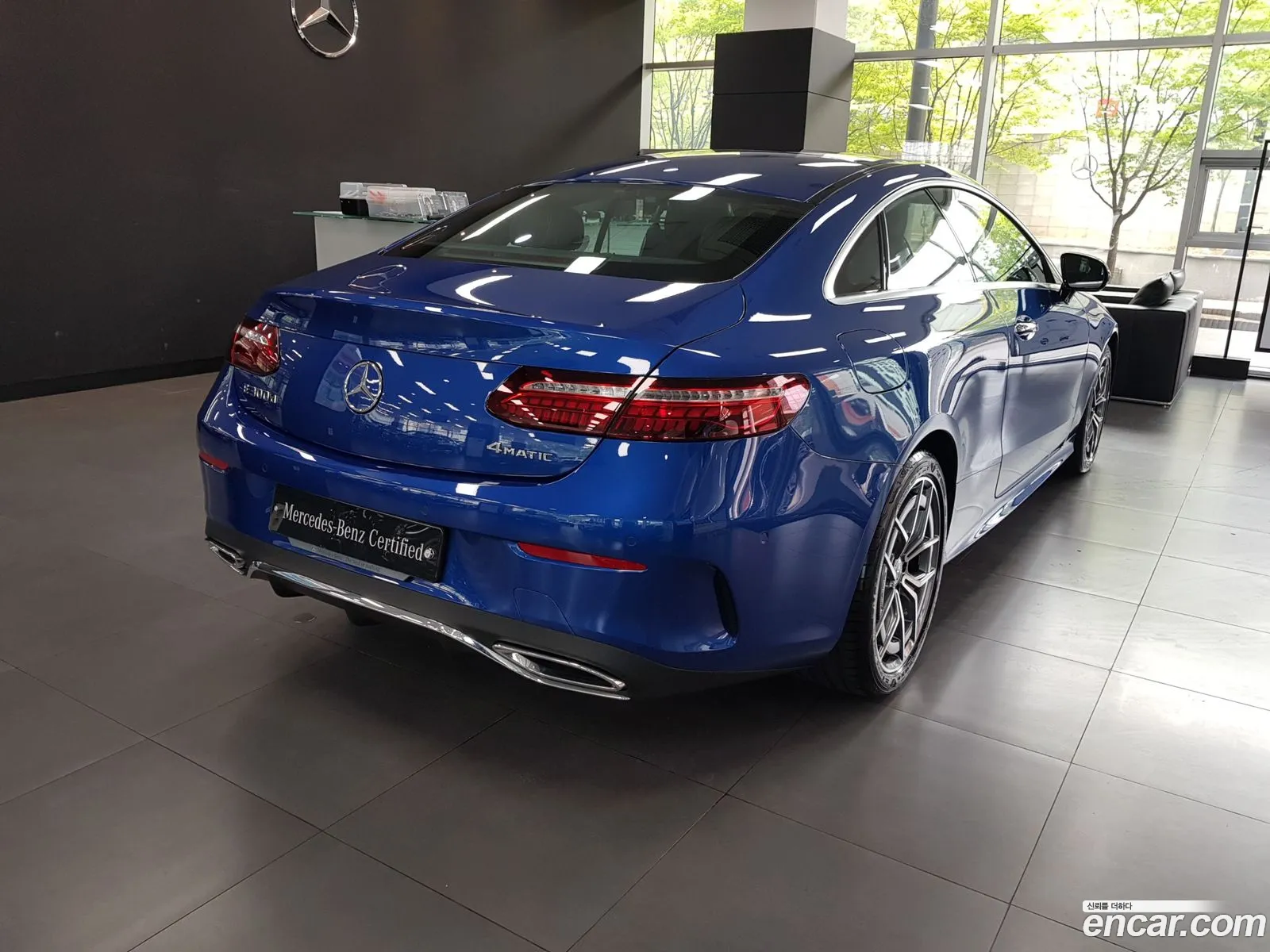 Mercedes-Benz E-Klasse E300D 4Matic Coupe 2023 - фотография 13534563