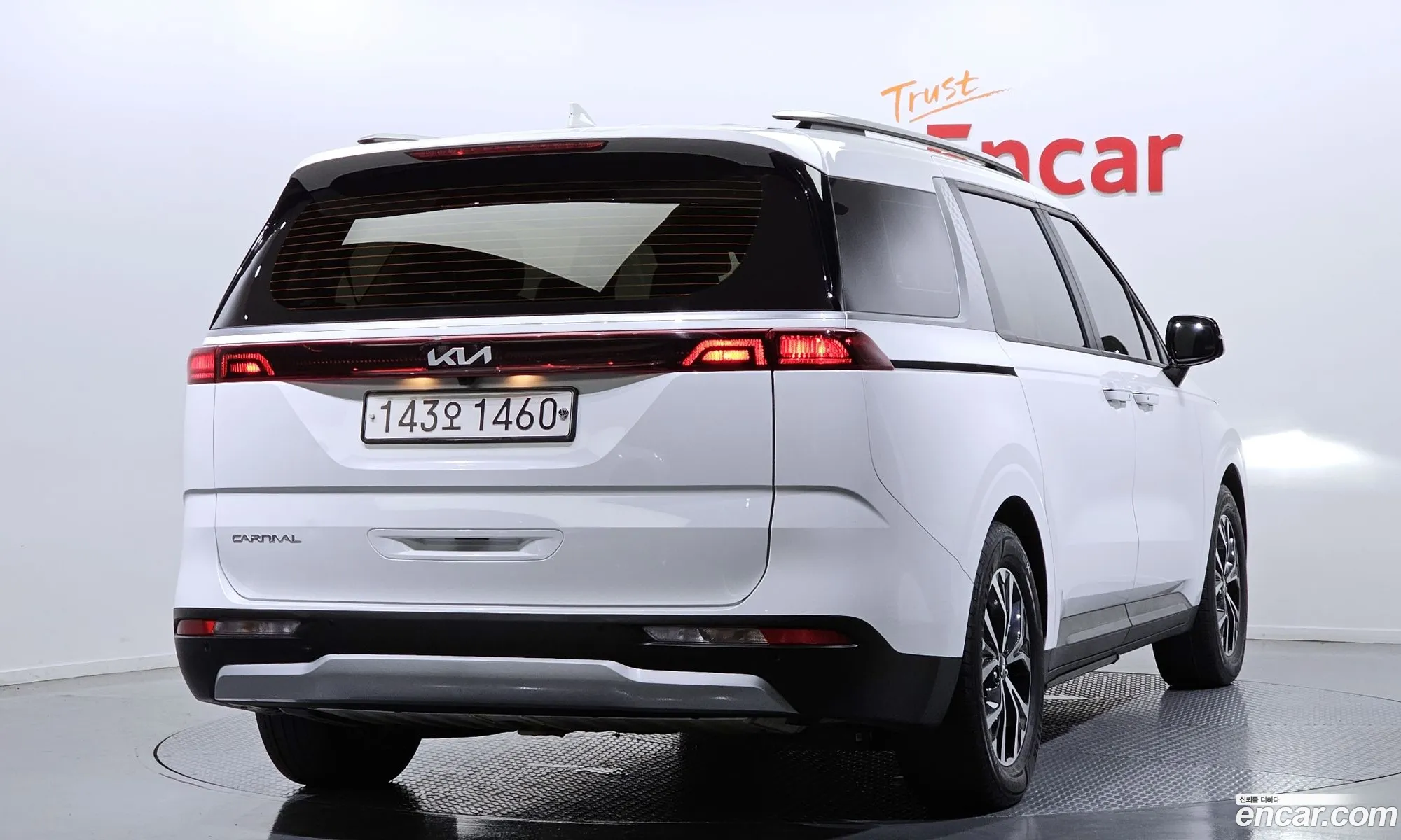 Kia Carnival Gasoline 9-Seater Prestige 2023 - фотография 12607257