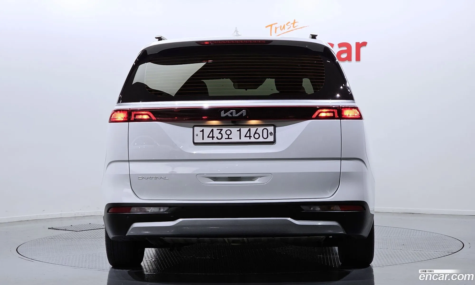 Kia Carnival Gasoline 9-Seater Prestige 2023 - фотография 12607259