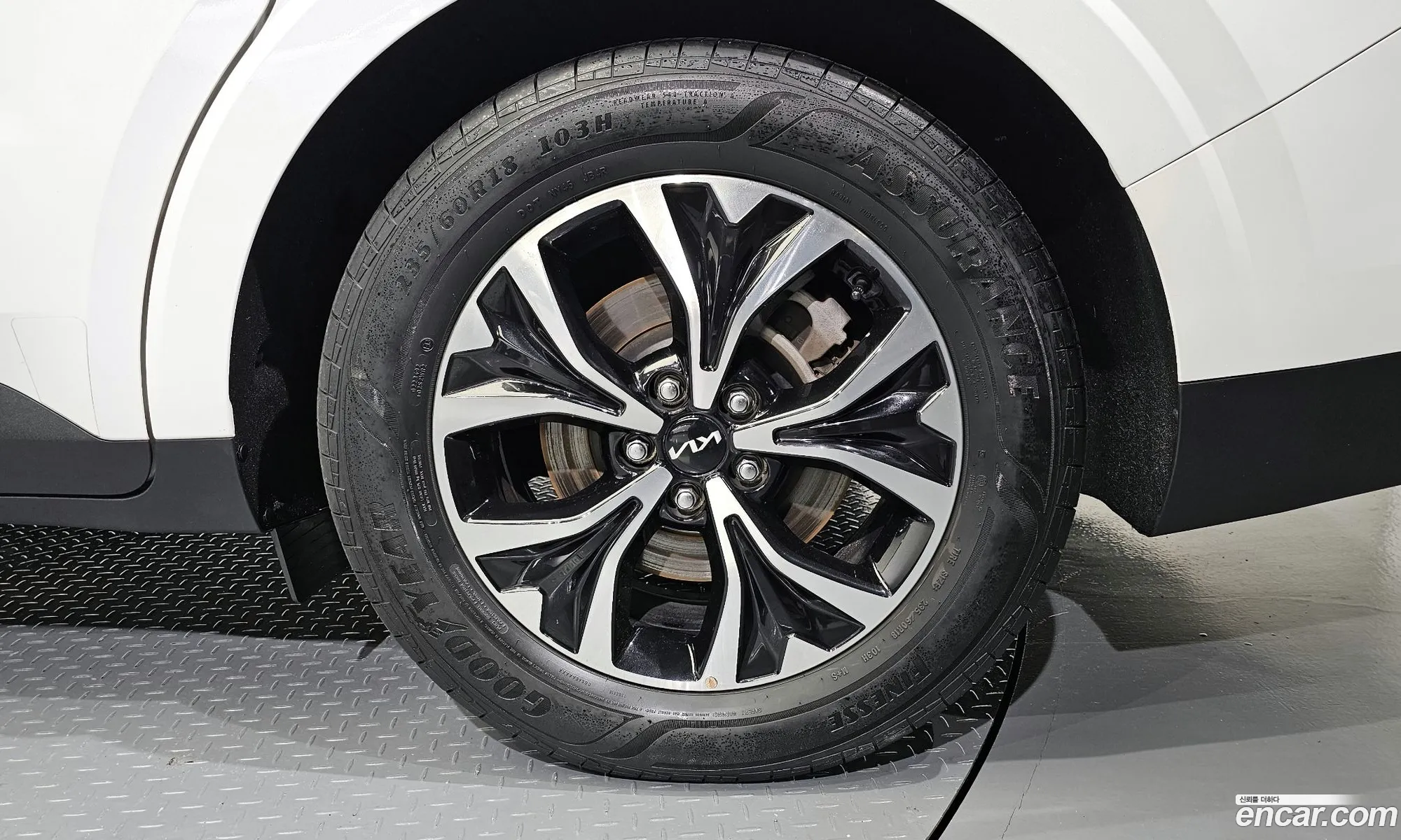 Kia Carnival Gasoline 9-Seater Prestige 2023 - фотография 12607260