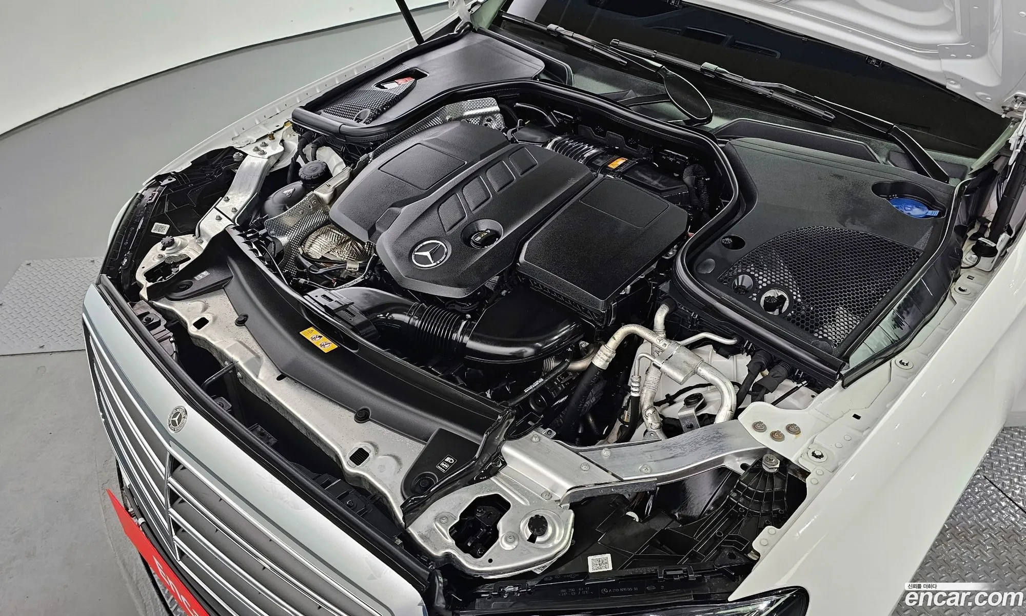 Benz E-Class W213 E220D Exclusive - фотография 12432258