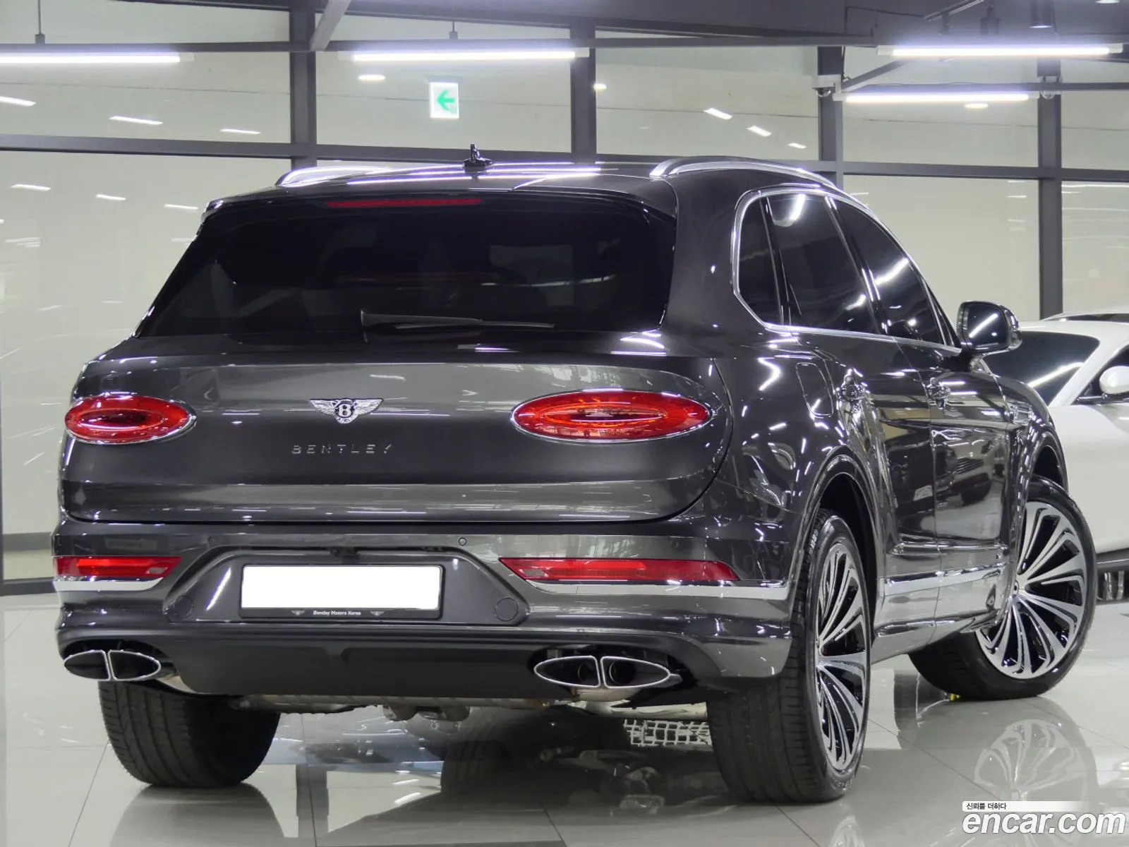 Bentley Bentayga I 40 V8 2022 - фотография 4169602