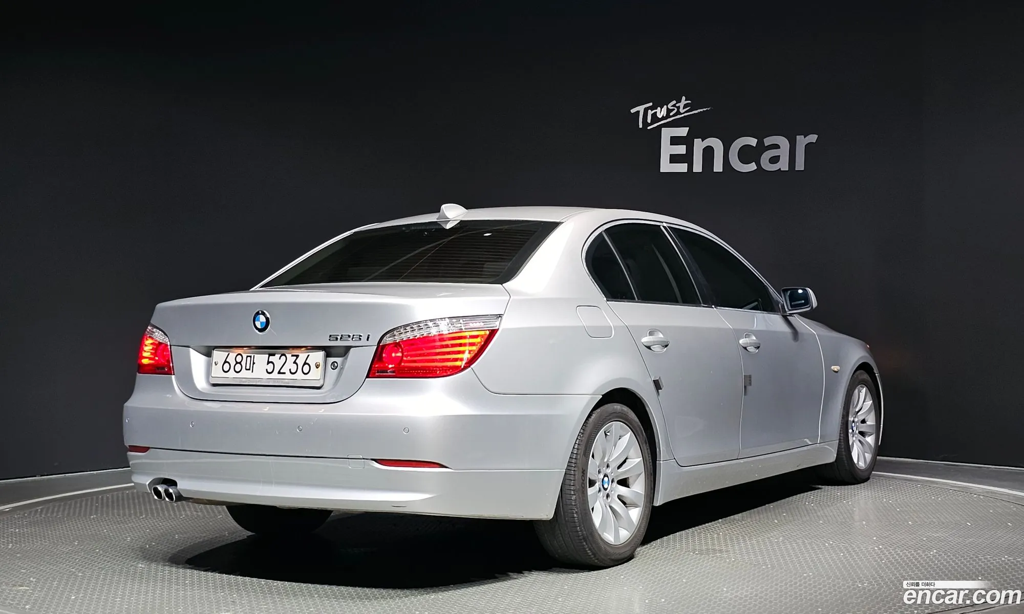 BMW 5Er 528I Sedan 2009 - фотография 13131143