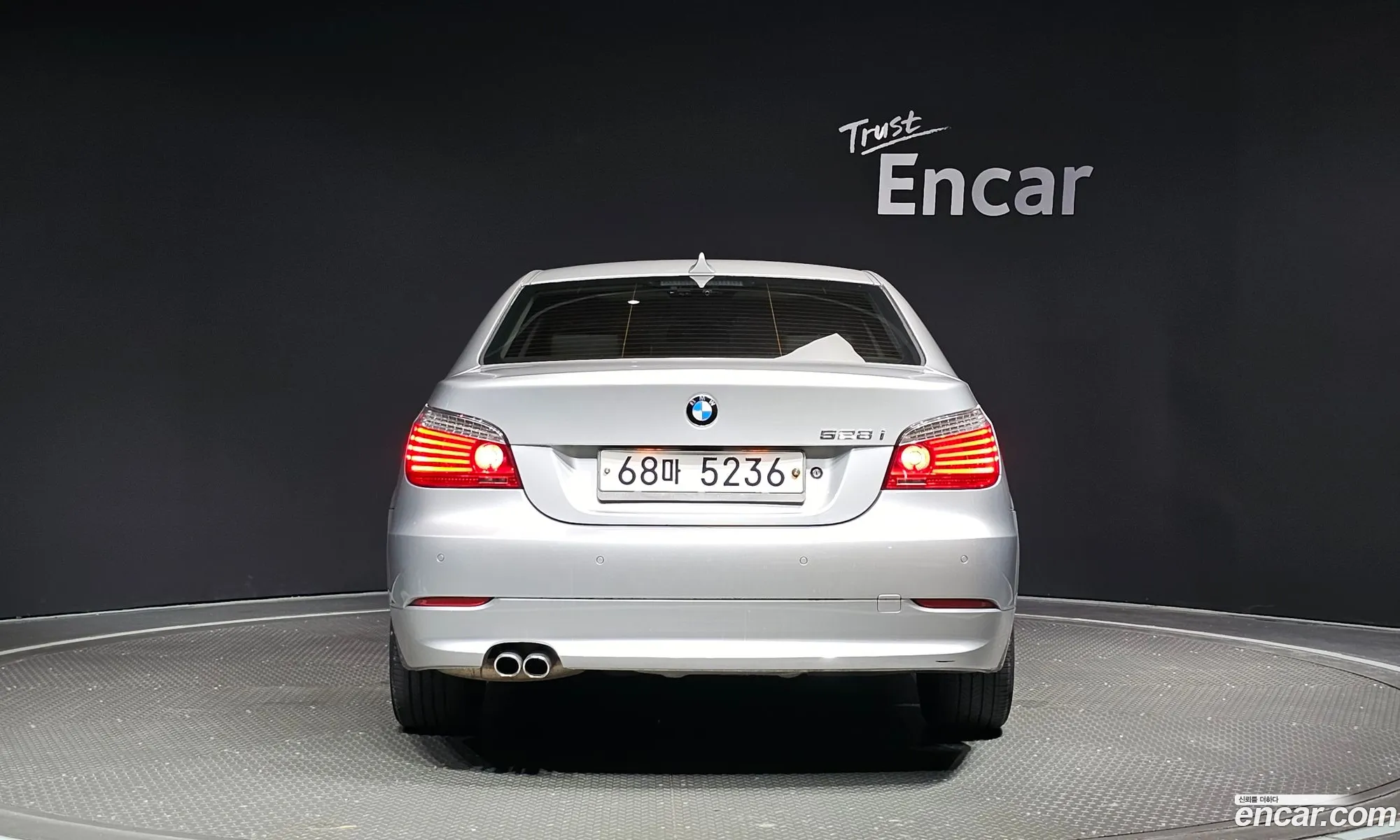 BMW 5Er 528I Sedan 2009 - фотография 13131145