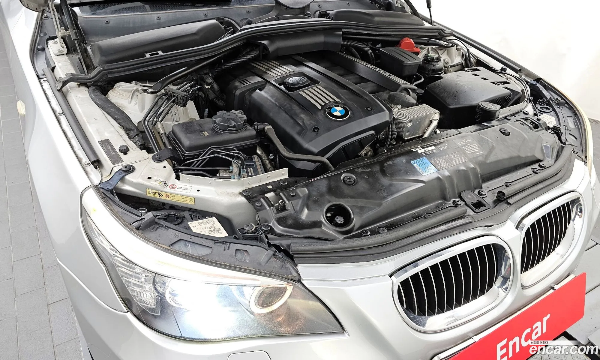 BMW 5Er 528I Sedan 2009 - фотография 13131147
