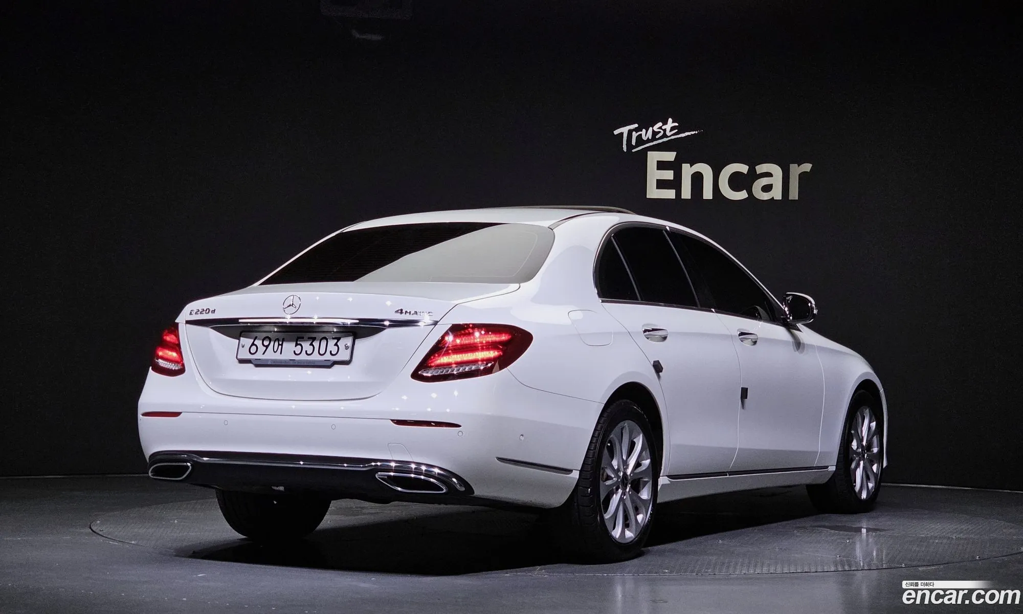 Benz E-Class W213 E220D 4Matic Exclusive - фотография 13814796