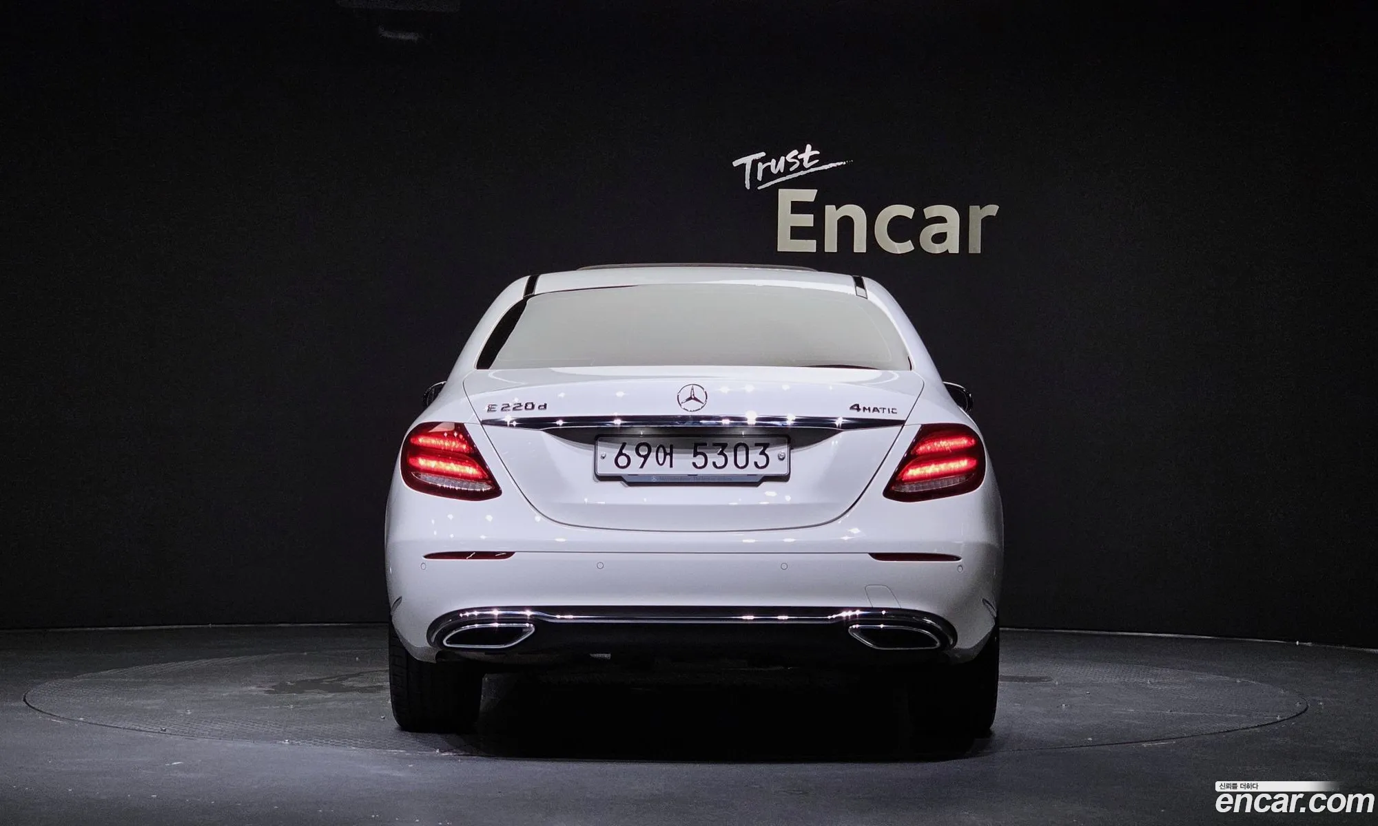 Benz E-Class W213 E220D 4Matic Exclusive - фотография 13814800