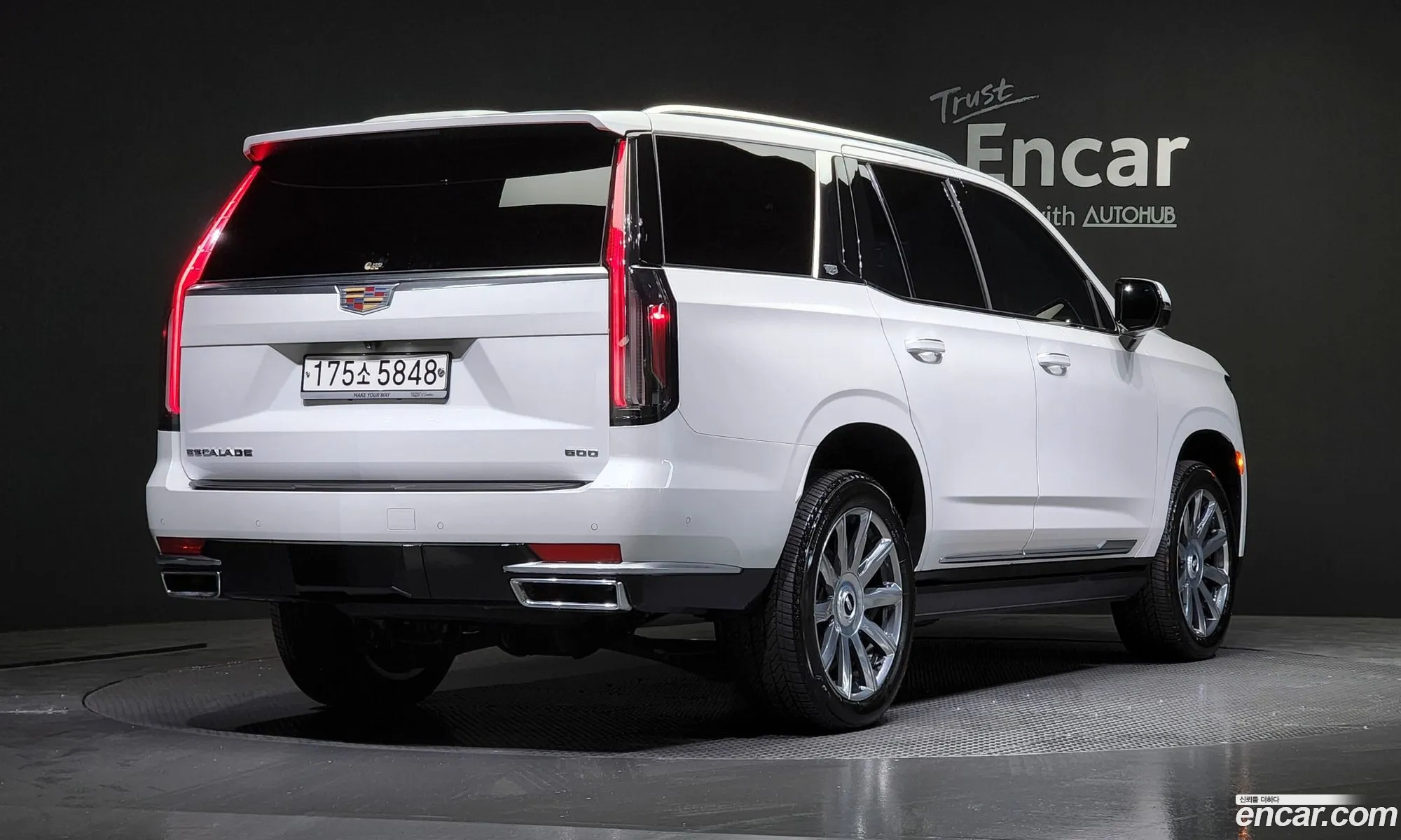 Cadillac Escalade 5Th Generation 62 Premium Luxury Platinum - фотография 3708421