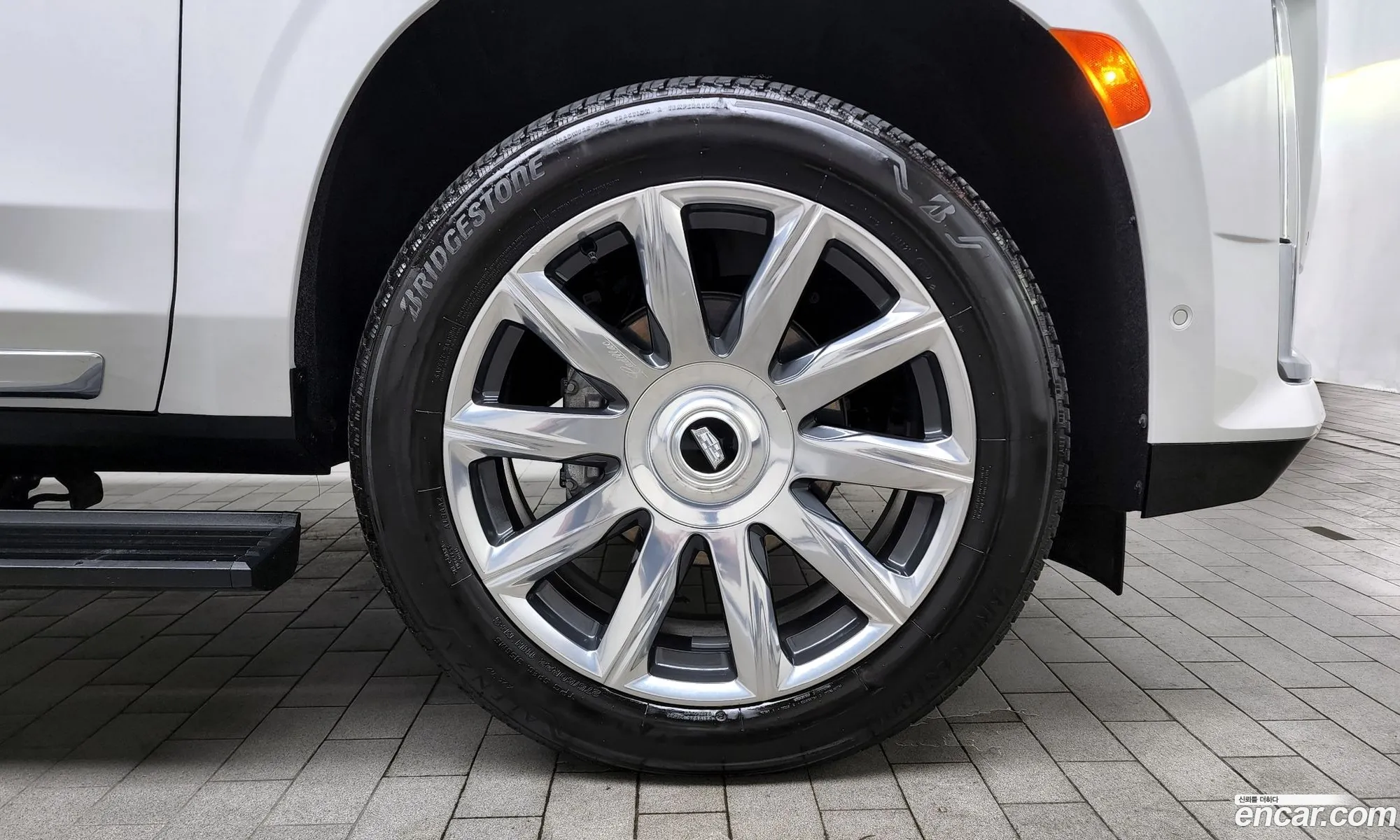 Cadillac Escalade 5Th Generation 62 Premium Luxury Platinum - фотография 3708424
