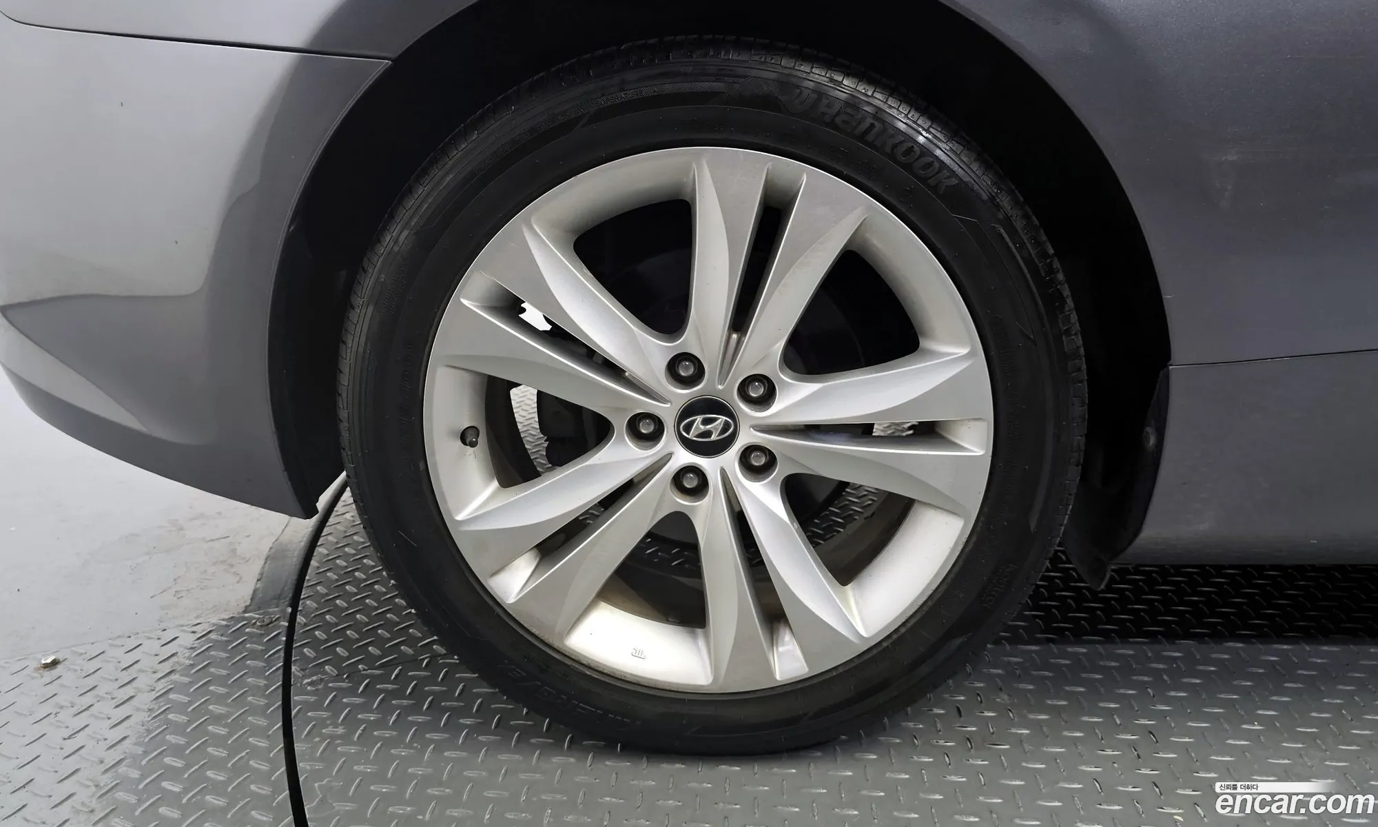 Hyundai Genesis I 200 Turbo D 2010 - фотография 16007858