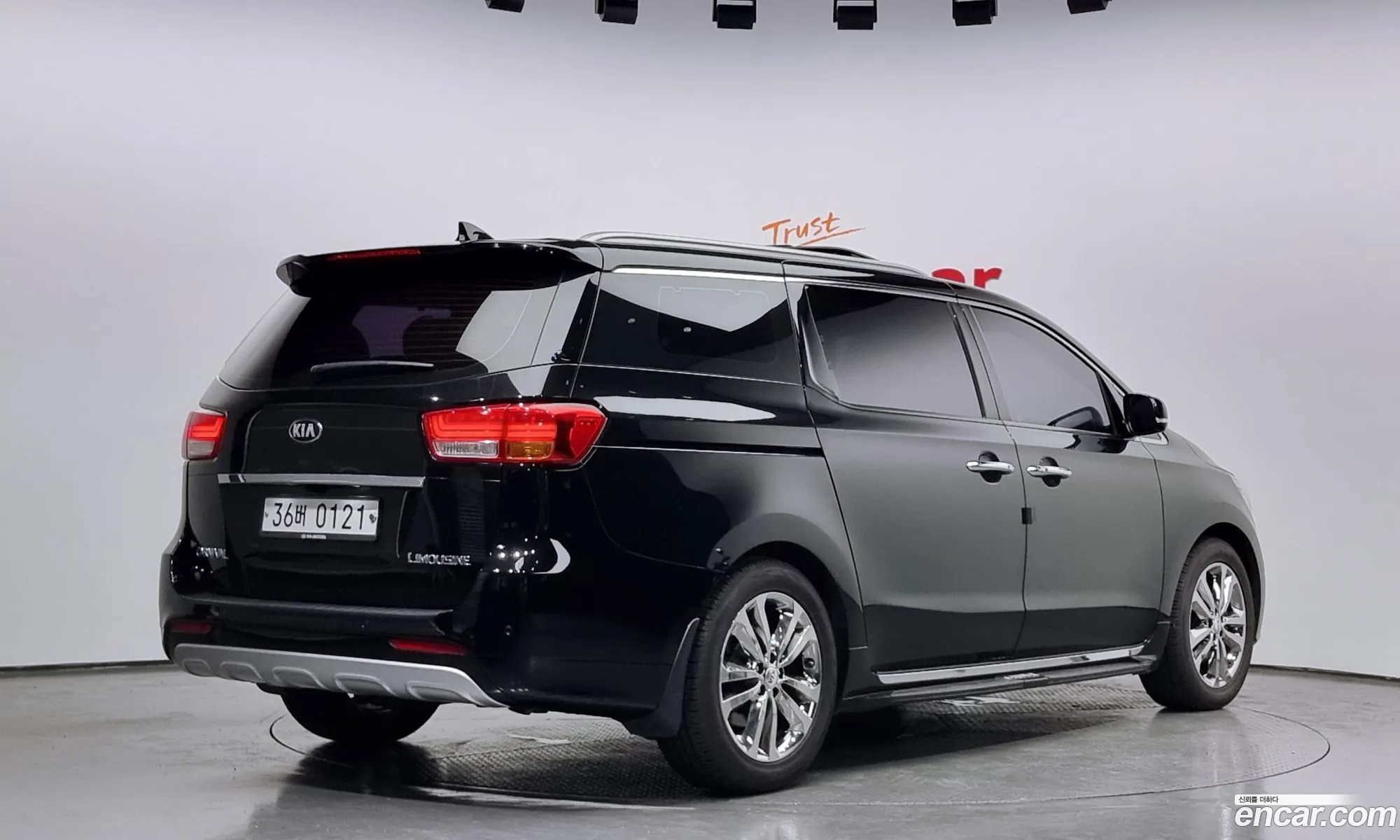 Kia Carnival 9-Seater Noblesse 2016 - фотография 15067641