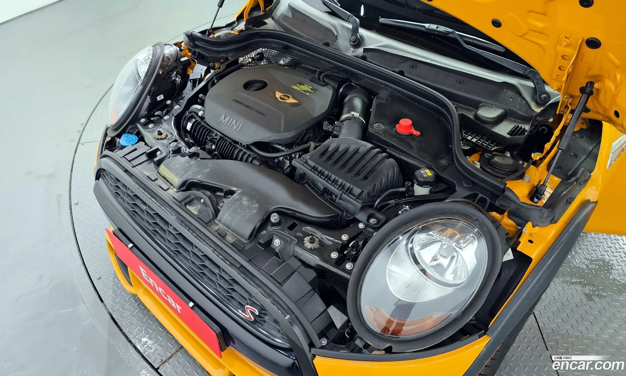 Mini Cooper Basic Type 2015 - фотография 4455033