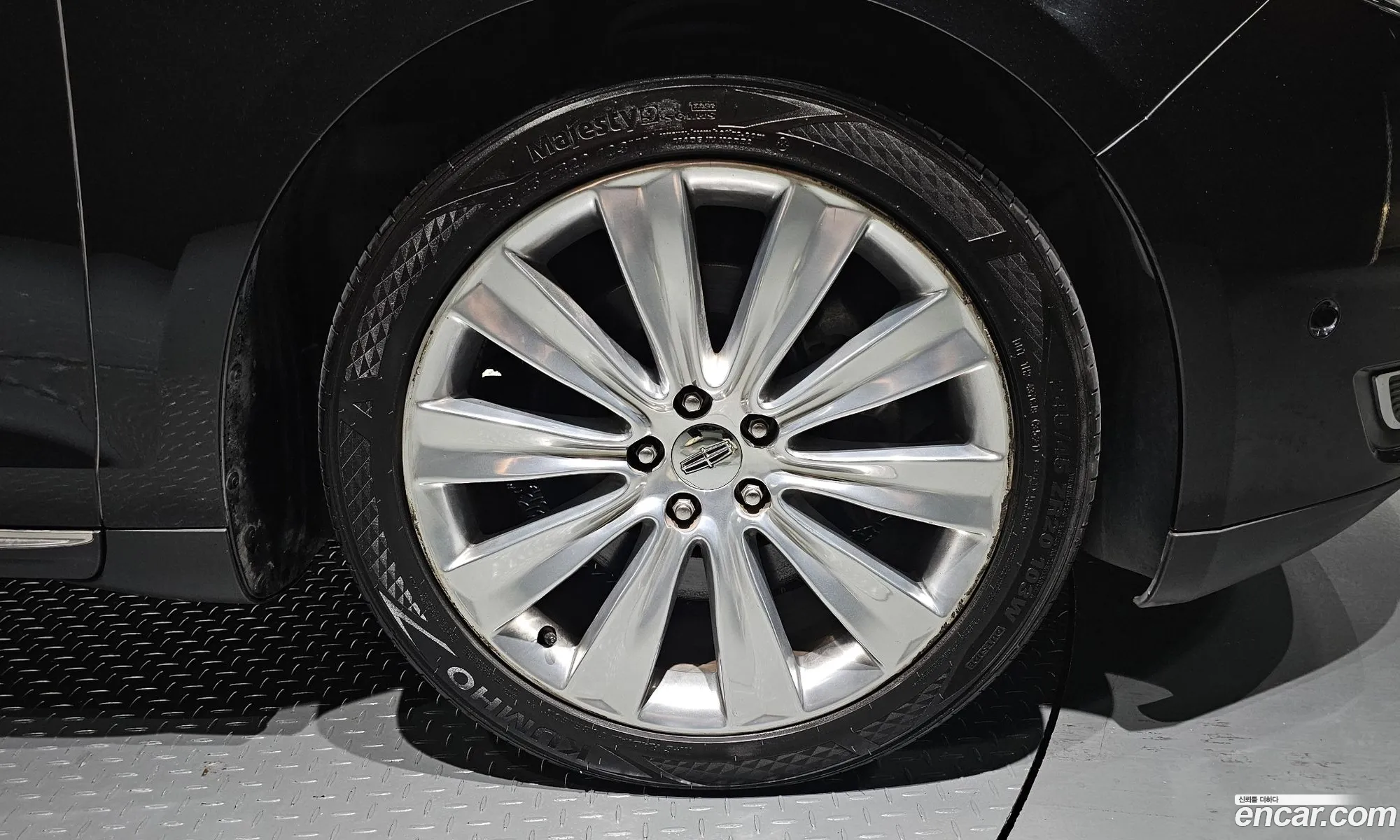 Lincoln Mks I 35 Awd 2015 - фотография 14411667