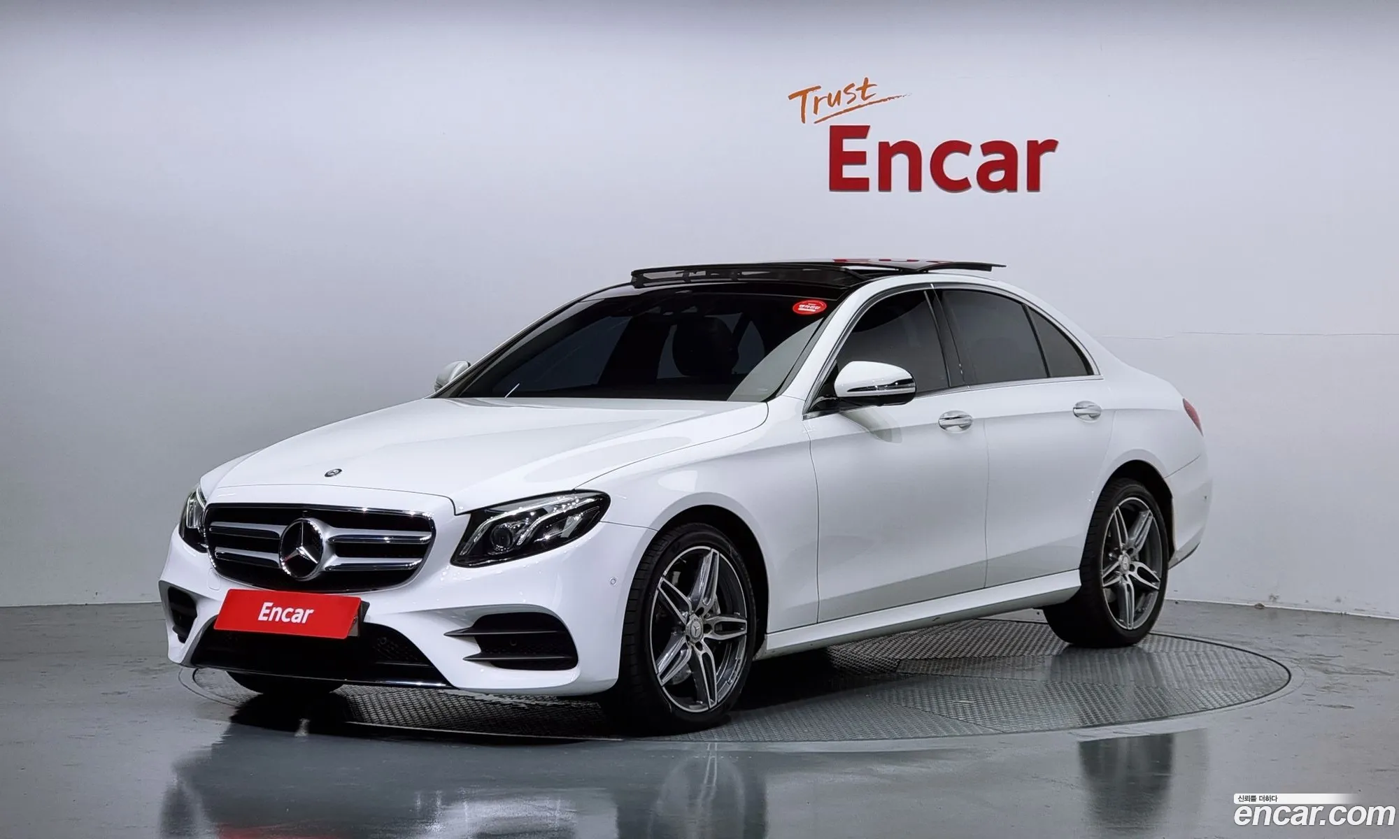 Mercedes-Benz E-Klasse E350D 2017 - фотография 12585809