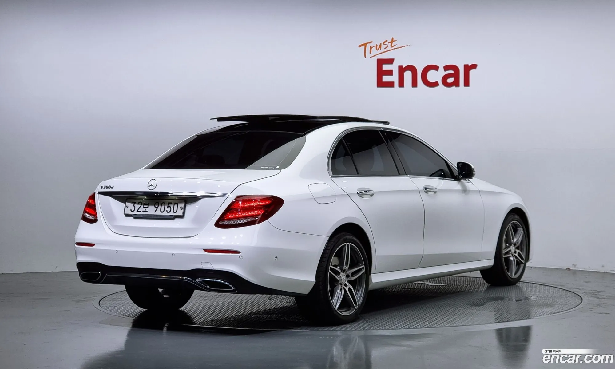 Mercedes-Benz E-Klasse E350D 2017 - фотография 12585810