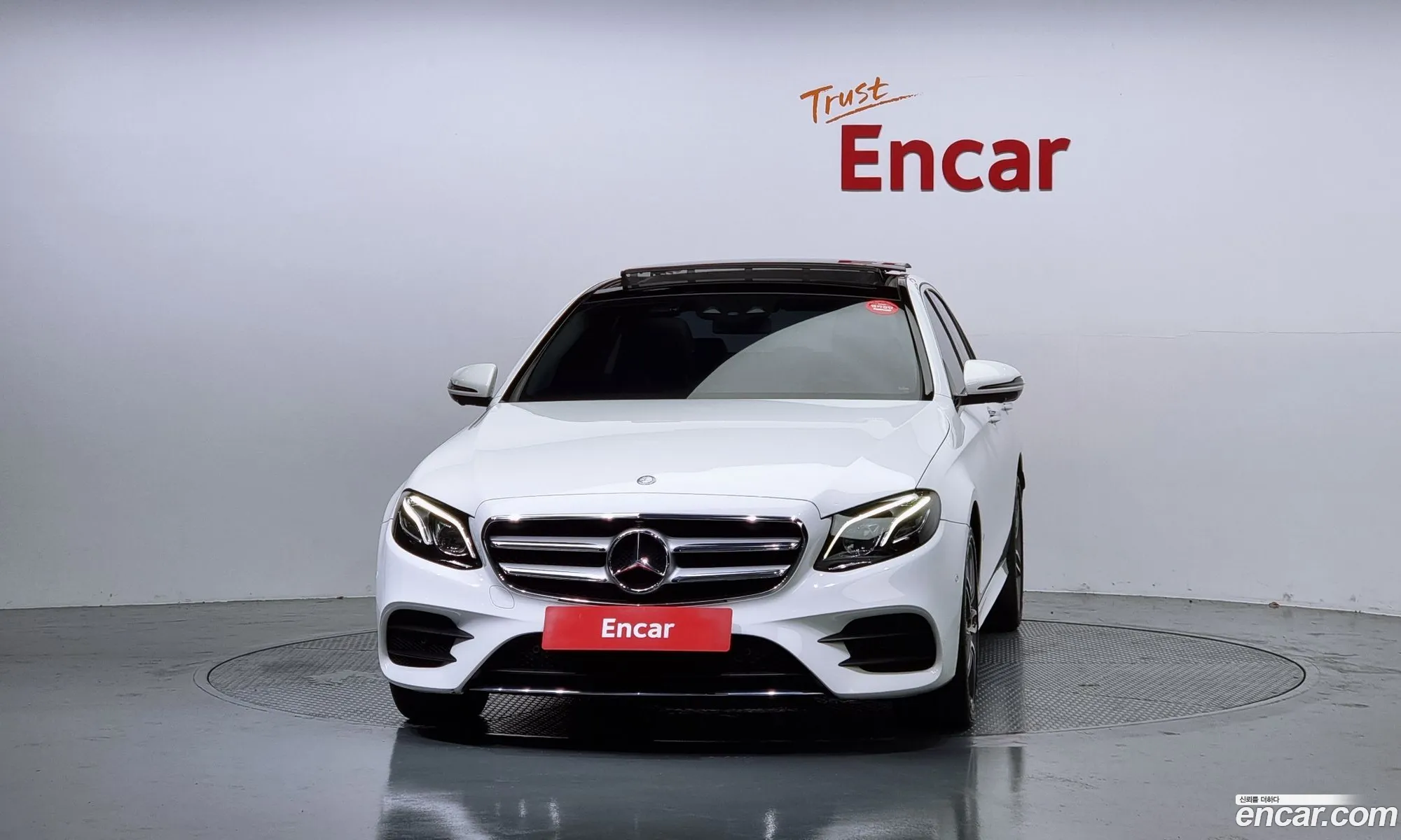 Mercedes-Benz E-Klasse E350D 2017 - фотография 12585811