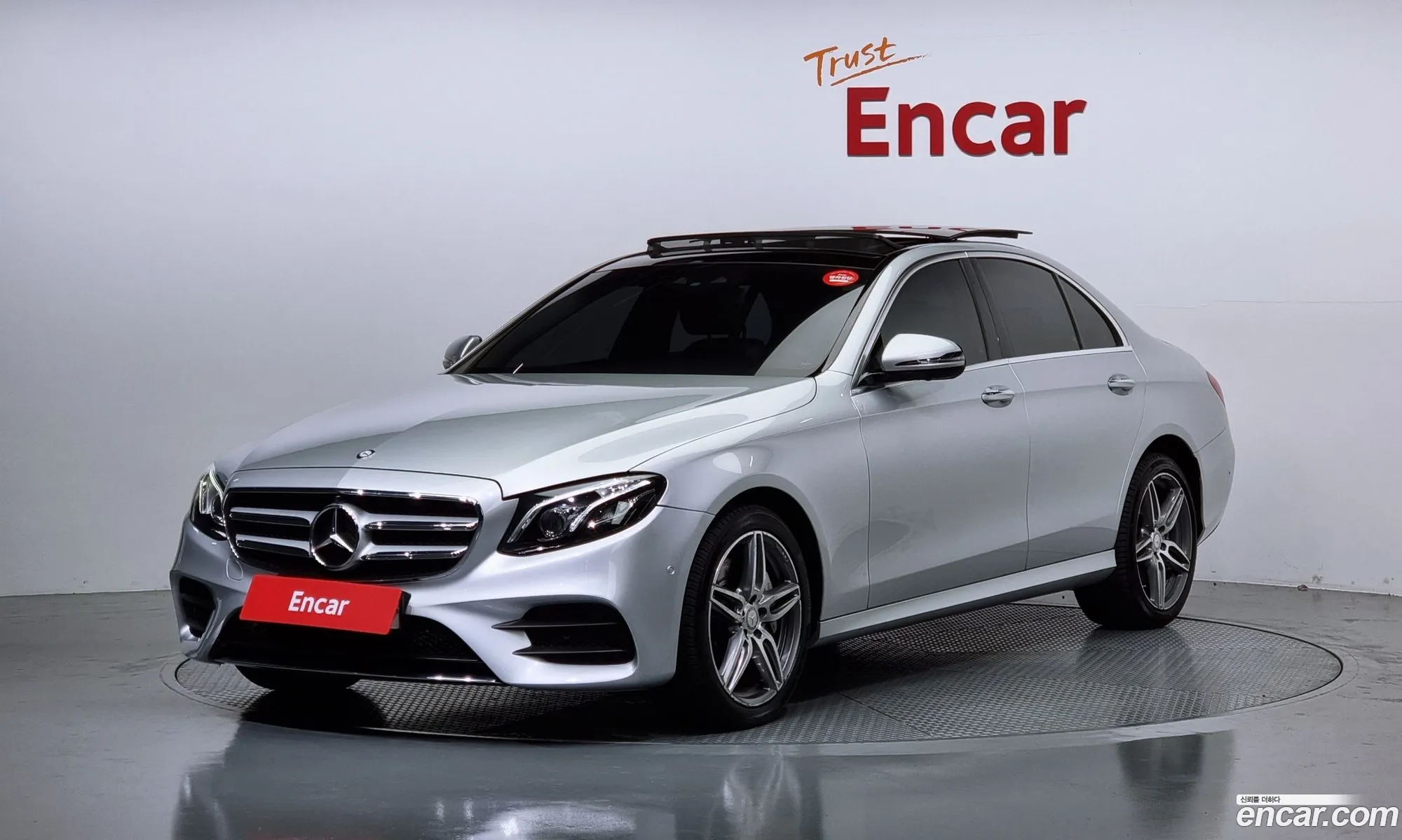 Mercedes-Benz E-Klasse E350D 2017 - фотография 12543359
