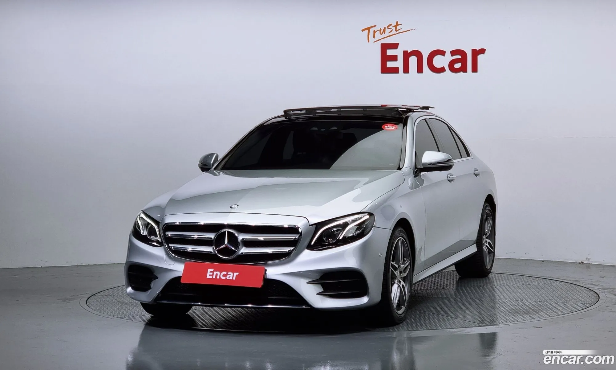 Mercedes-Benz E-Klasse E350D 2017 - фотография 12543361