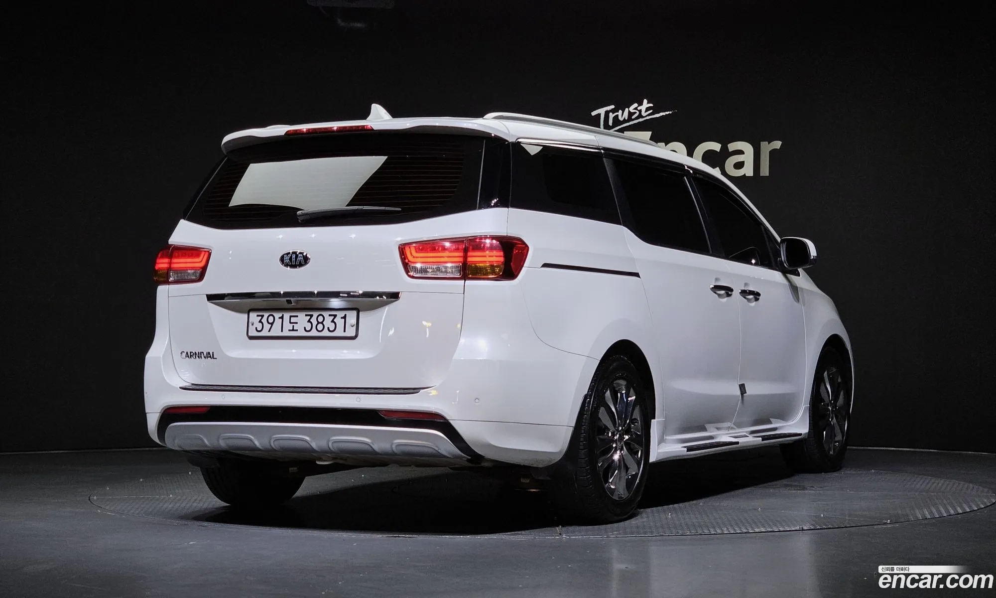 Kia All New Carnival 9-Seater Prestige - фотография 15658952