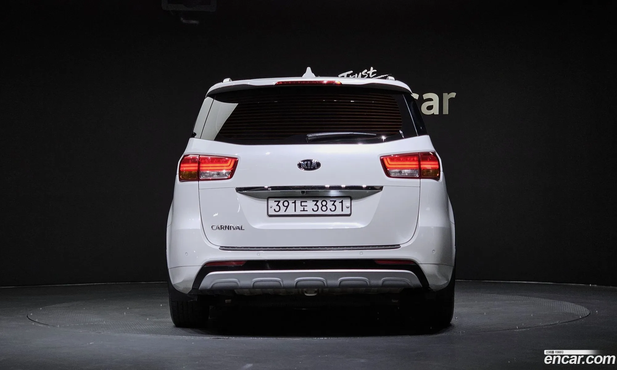 Kia All New Carnival 9-Seater Prestige - фотография 15658954