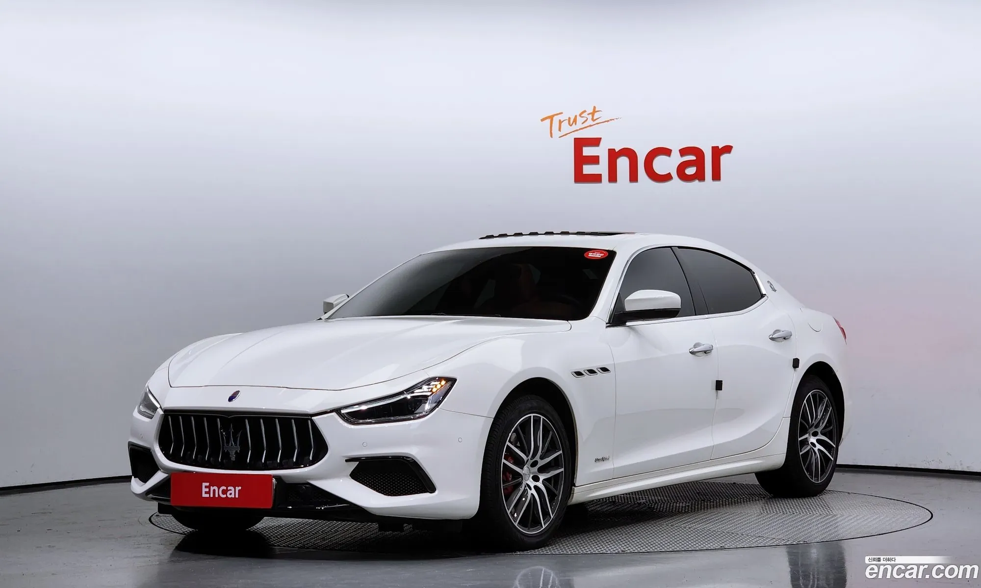 Maserati Ghibli 30 Gran Sports 2020 - фотография 12595167