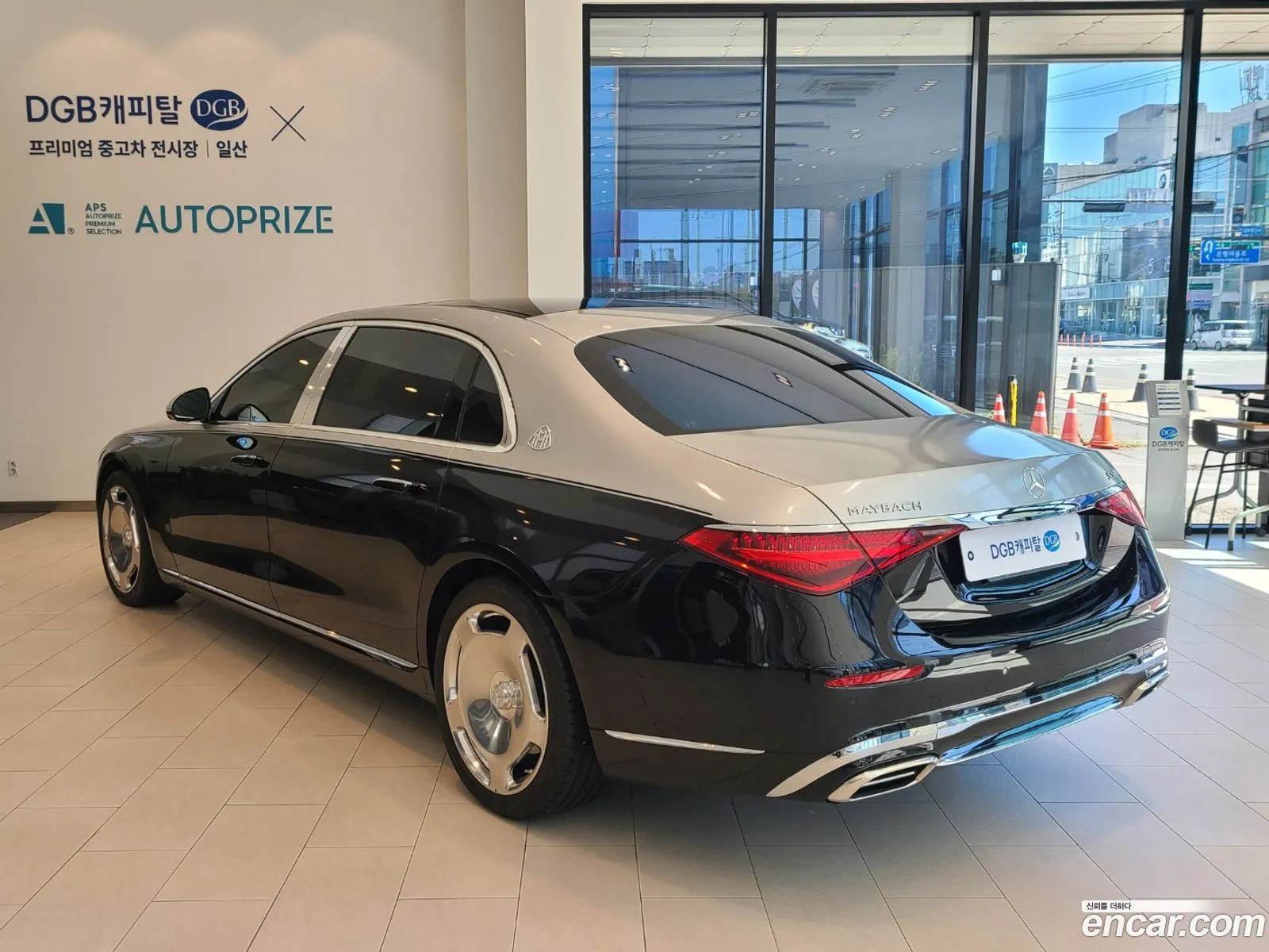 Mercedes-Benz S-Klasse Maybach S580 4Matic 2023 - фотография 12819735
