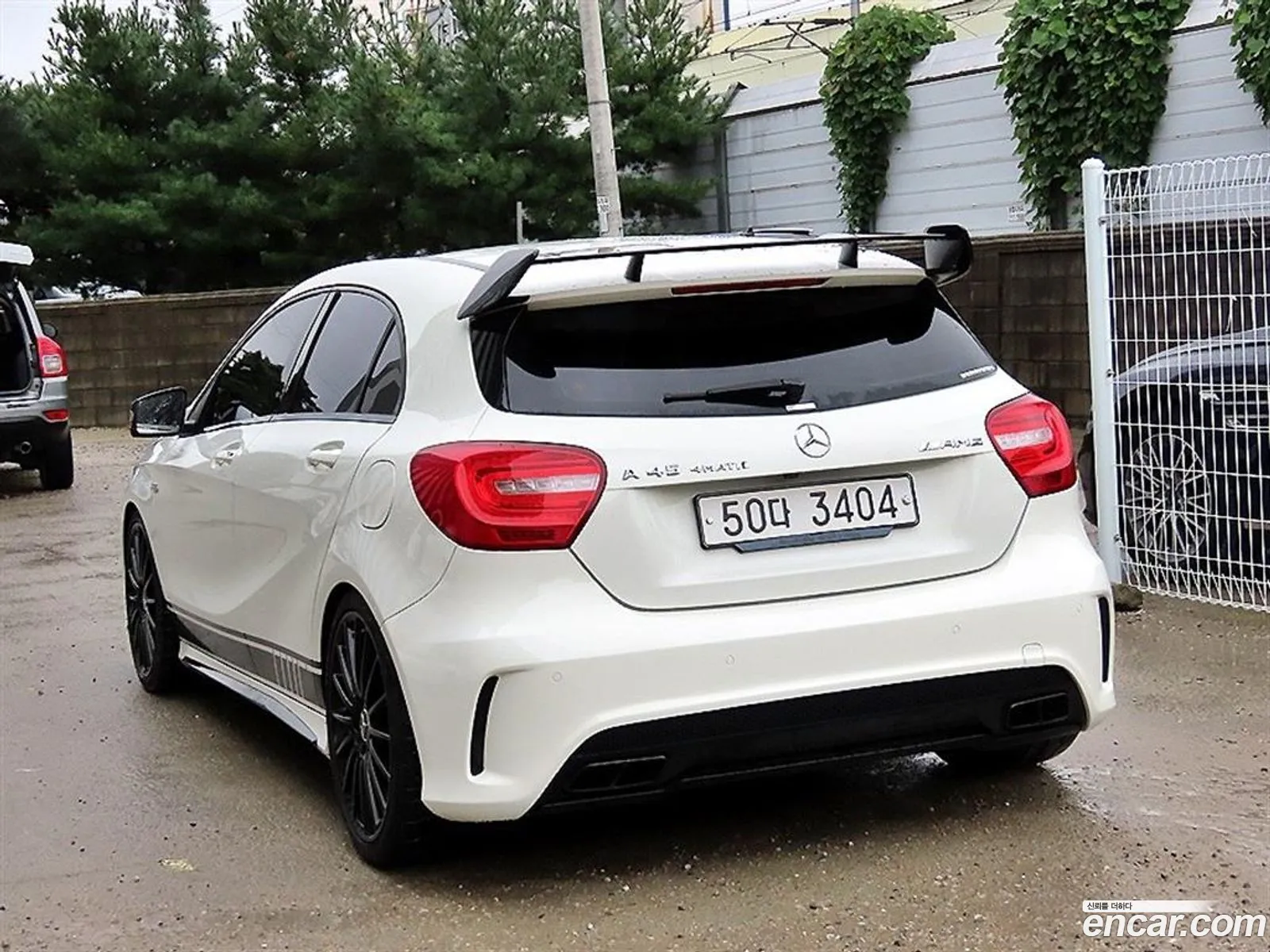 Benz A-Class W176 A45 Amg 4Matic - фотография 12707632