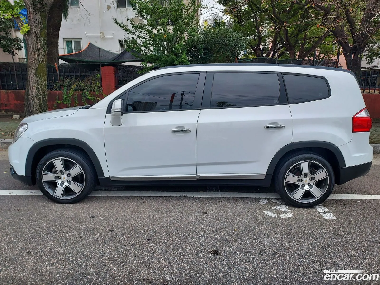 Chevrolet Orlando 20 Diesel Platinum Package 2015 - фотография 5187022