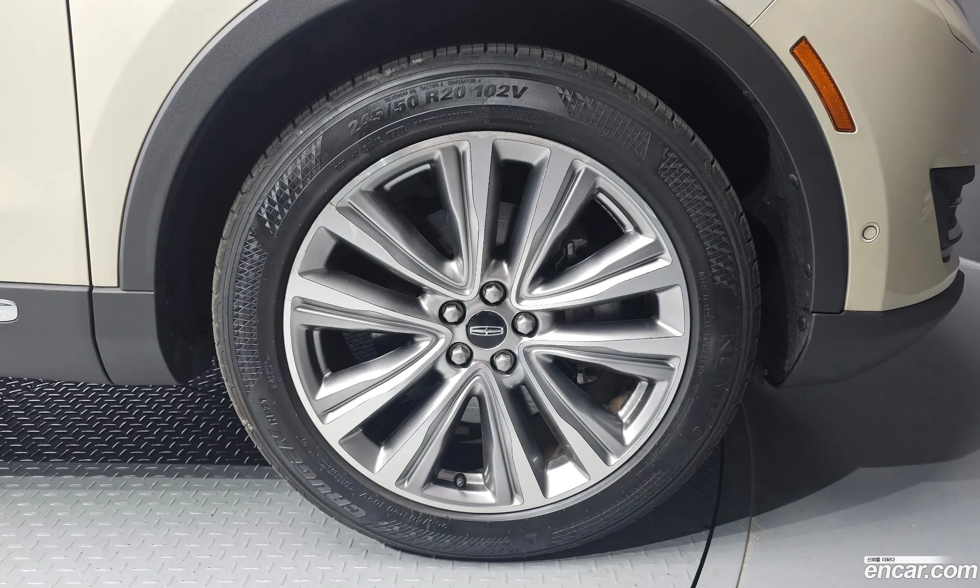 Lincoln Mkx Ii 27 Awd 2016 - фотография 14439081