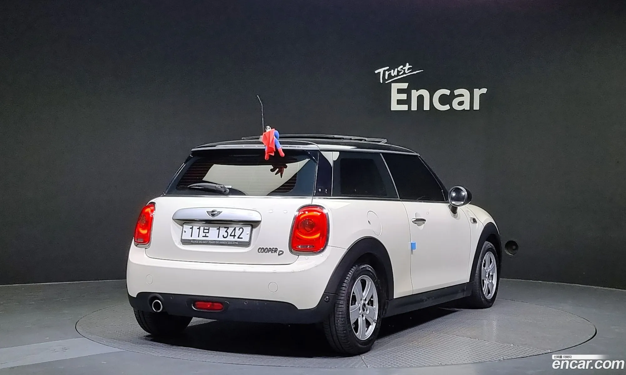 Mini Cooper Mid 2015 - фотография 4177793