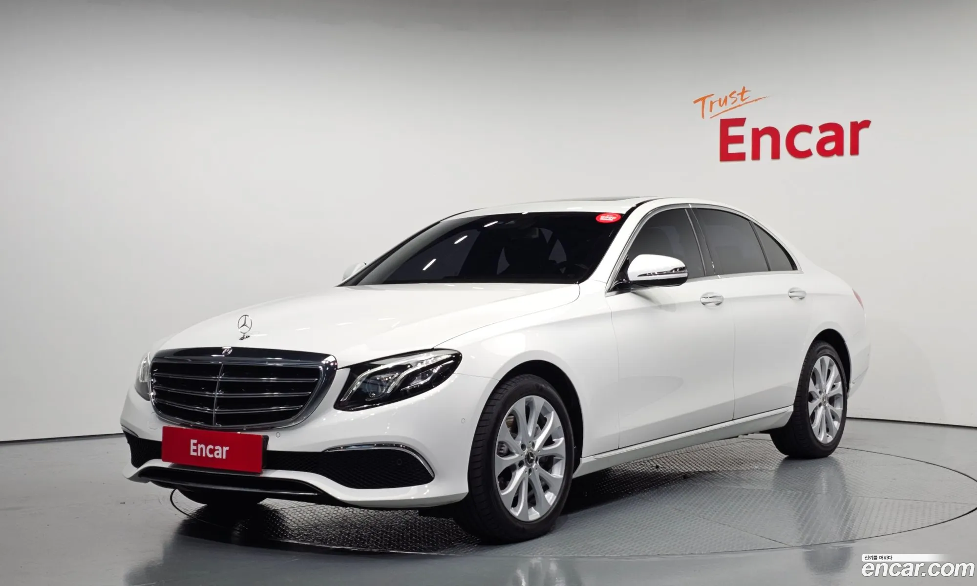 Mercedes-Benz E-Klasse V W213 S213 C238 E220D Exclusive 2019 - фотография 14078626
