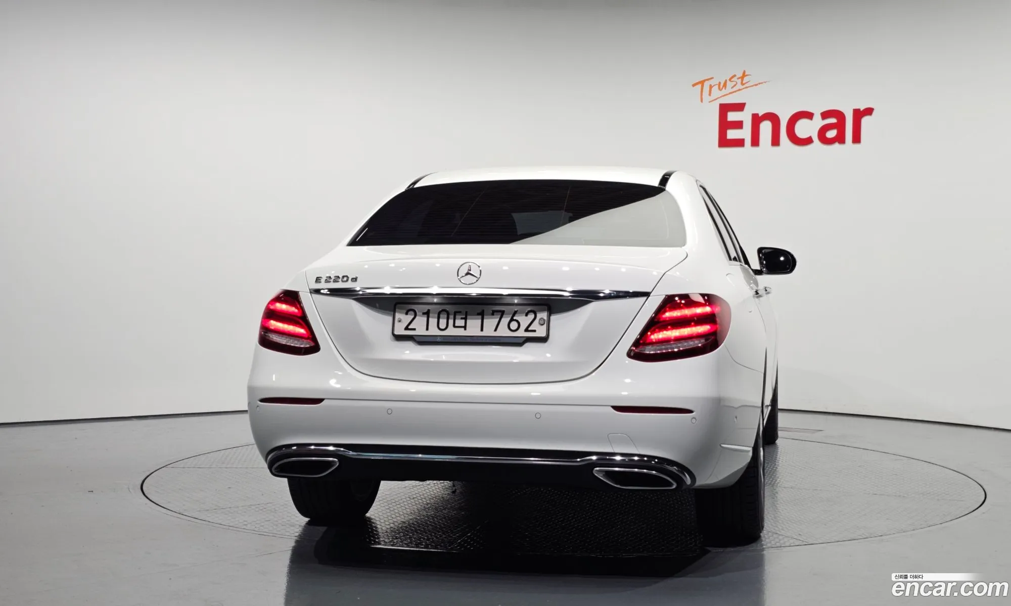 Mercedes-Benz E-Klasse V W213 S213 C238 E220D Exclusive 2019 - фотография 14078629