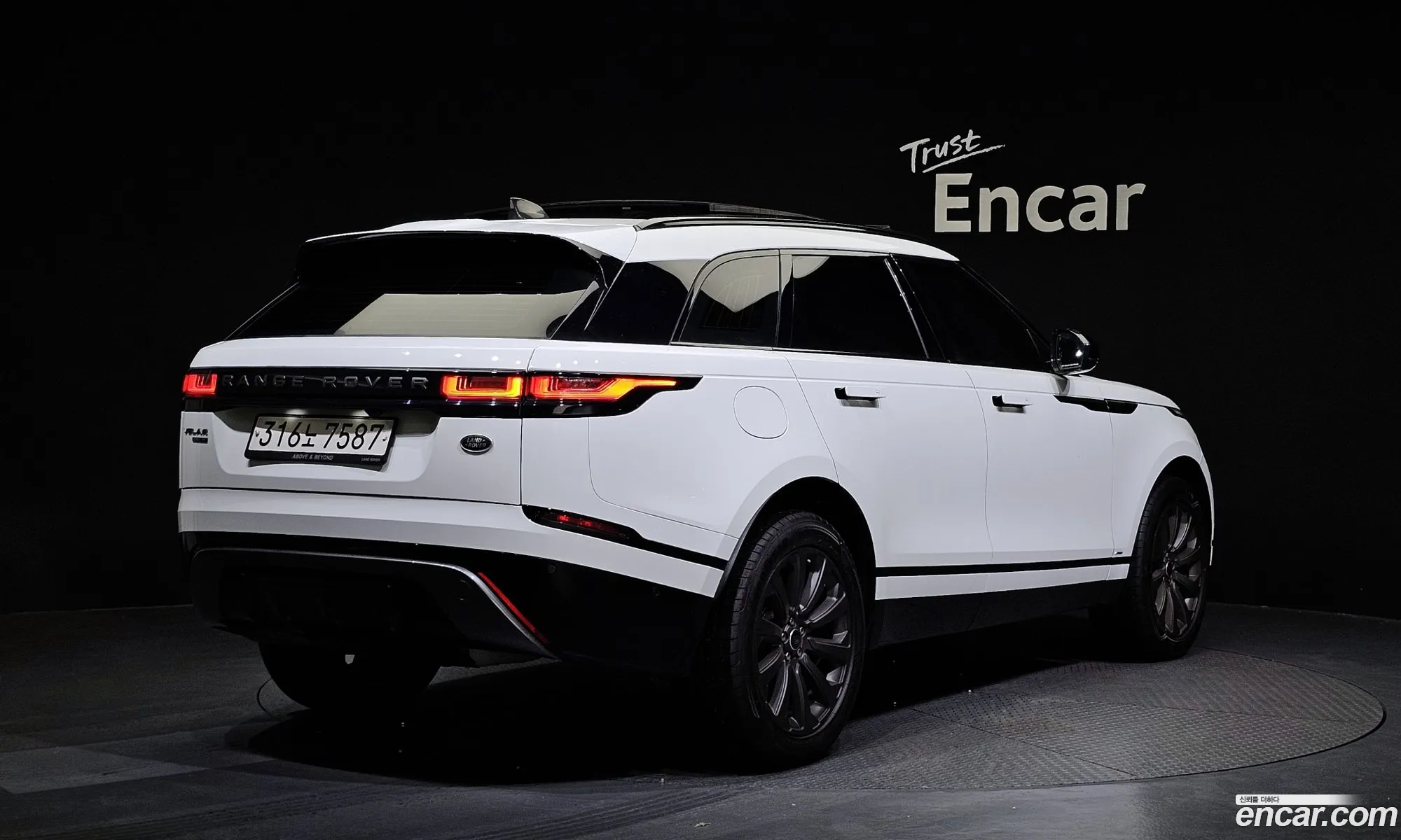Land Rover Range Rover Velar I 20 D240 R-Dynamic Se 2019 - фотография 7391351
