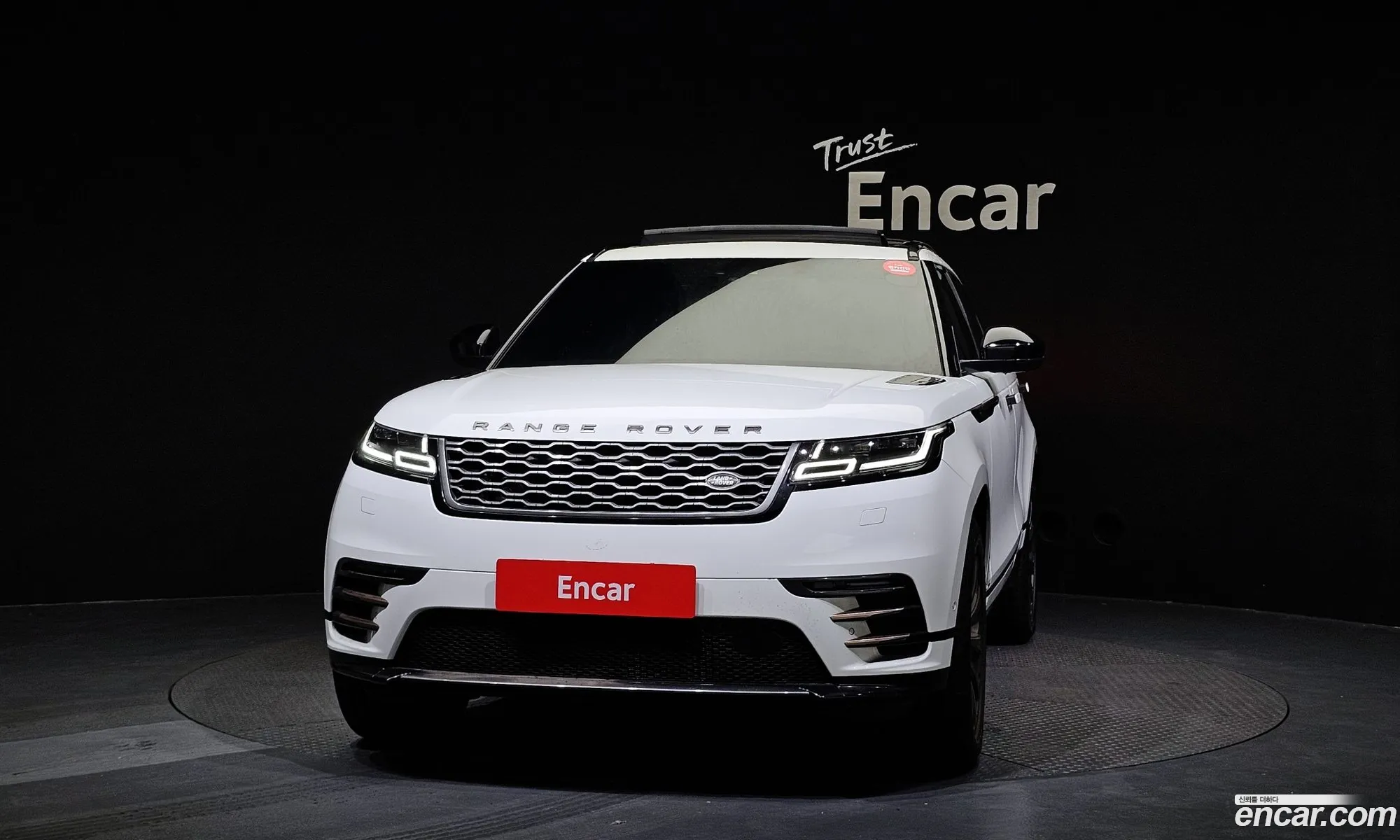 Land Rover Range Rover Velar I 20 D240 R-Dynamic Se 2019 - фотография 7391352