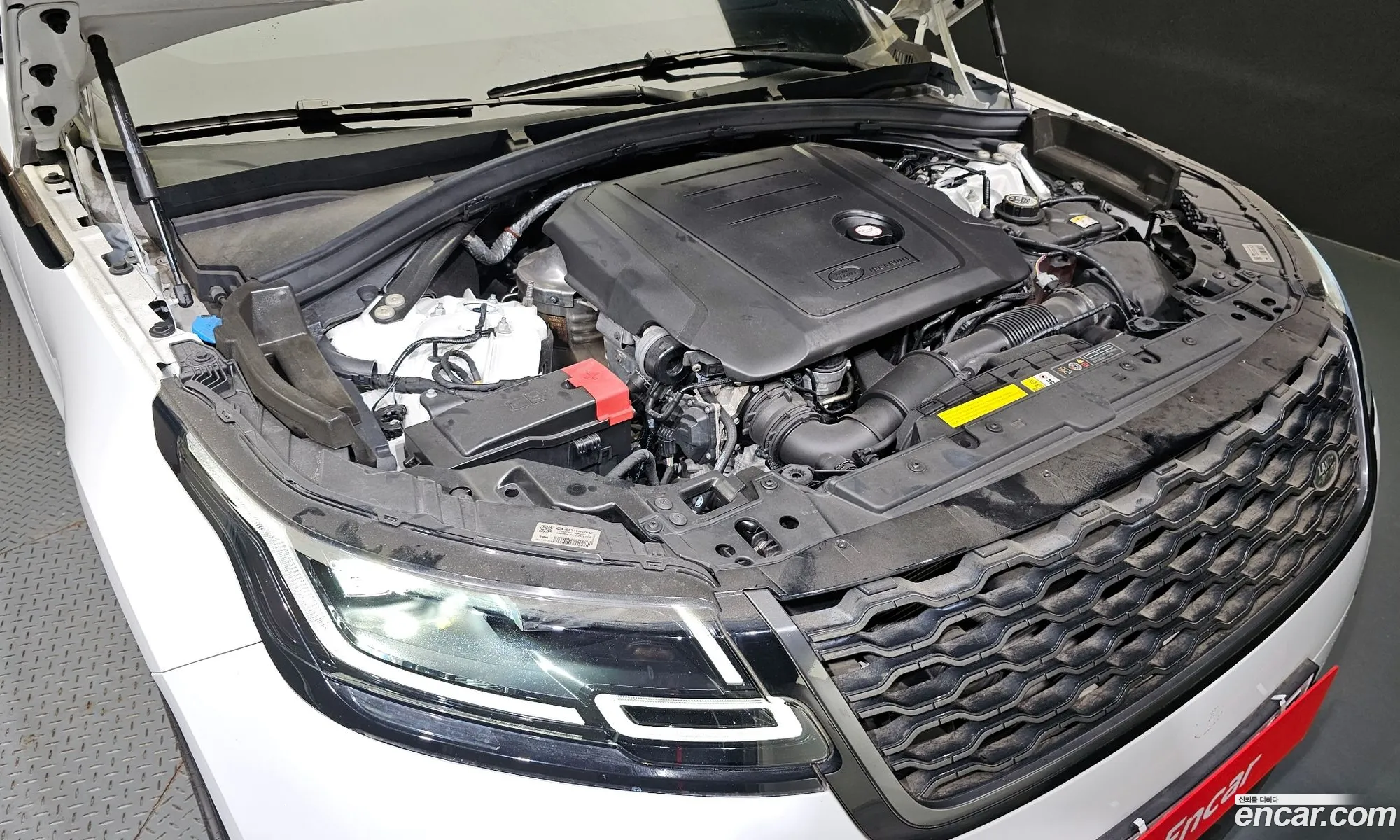 Land Rover Range Rover Velar I 20 D240 R-Dynamic Se 2019 - фотография 7391355