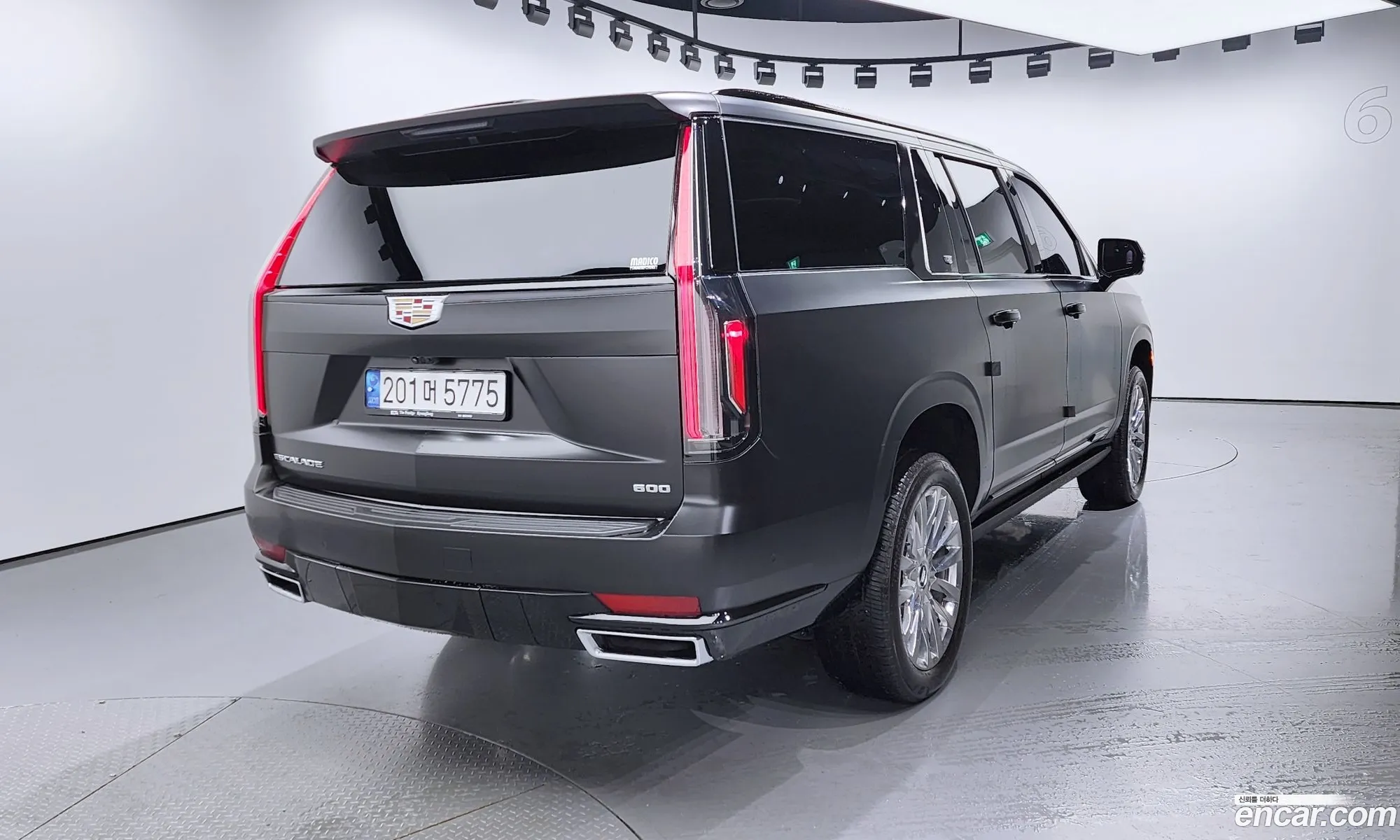 Cadillac Escalade V 62 Esv 2022 - фотография 3717679
