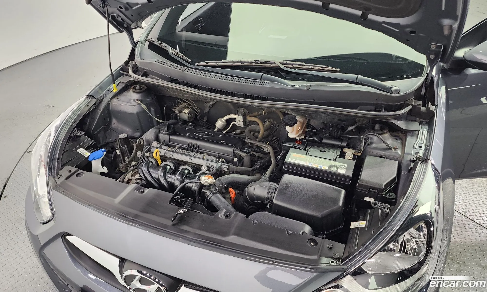 Hyundai Accent 14 Vvt Premier 2012 - фотография 16009050