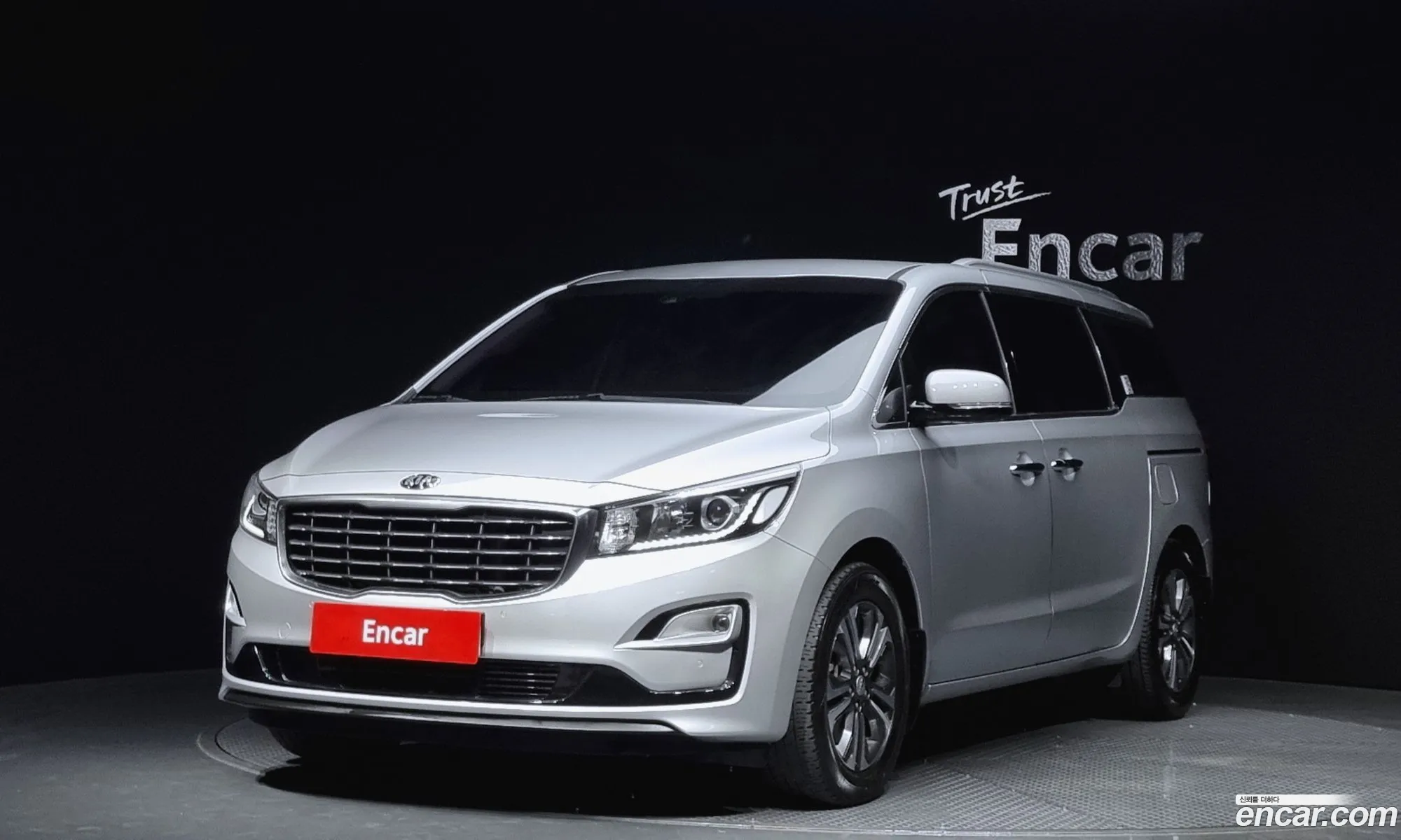 Kia Carnival 11-Seater Prestige 2020 - фотография 11063732
