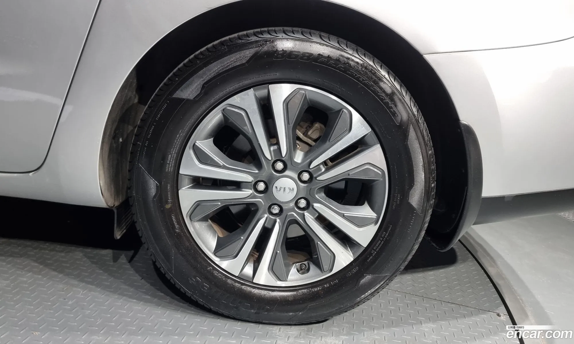 Kia Carnival 11-Seater Prestige 2020 - фотография 11063736